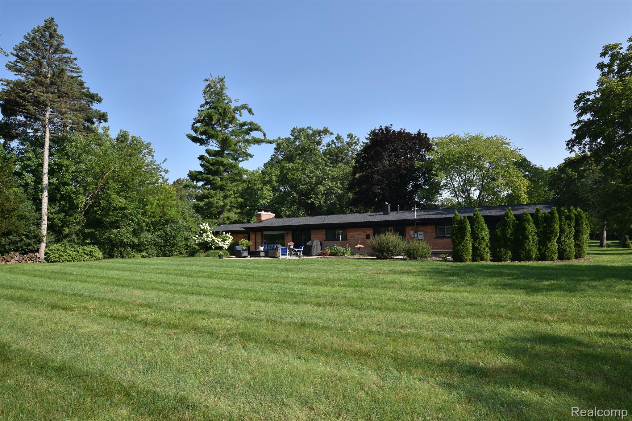 4635 PICKERING ROAD
