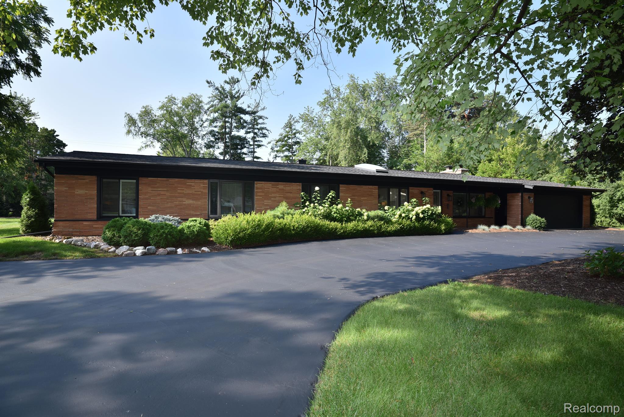 4635 PICKERING ROAD