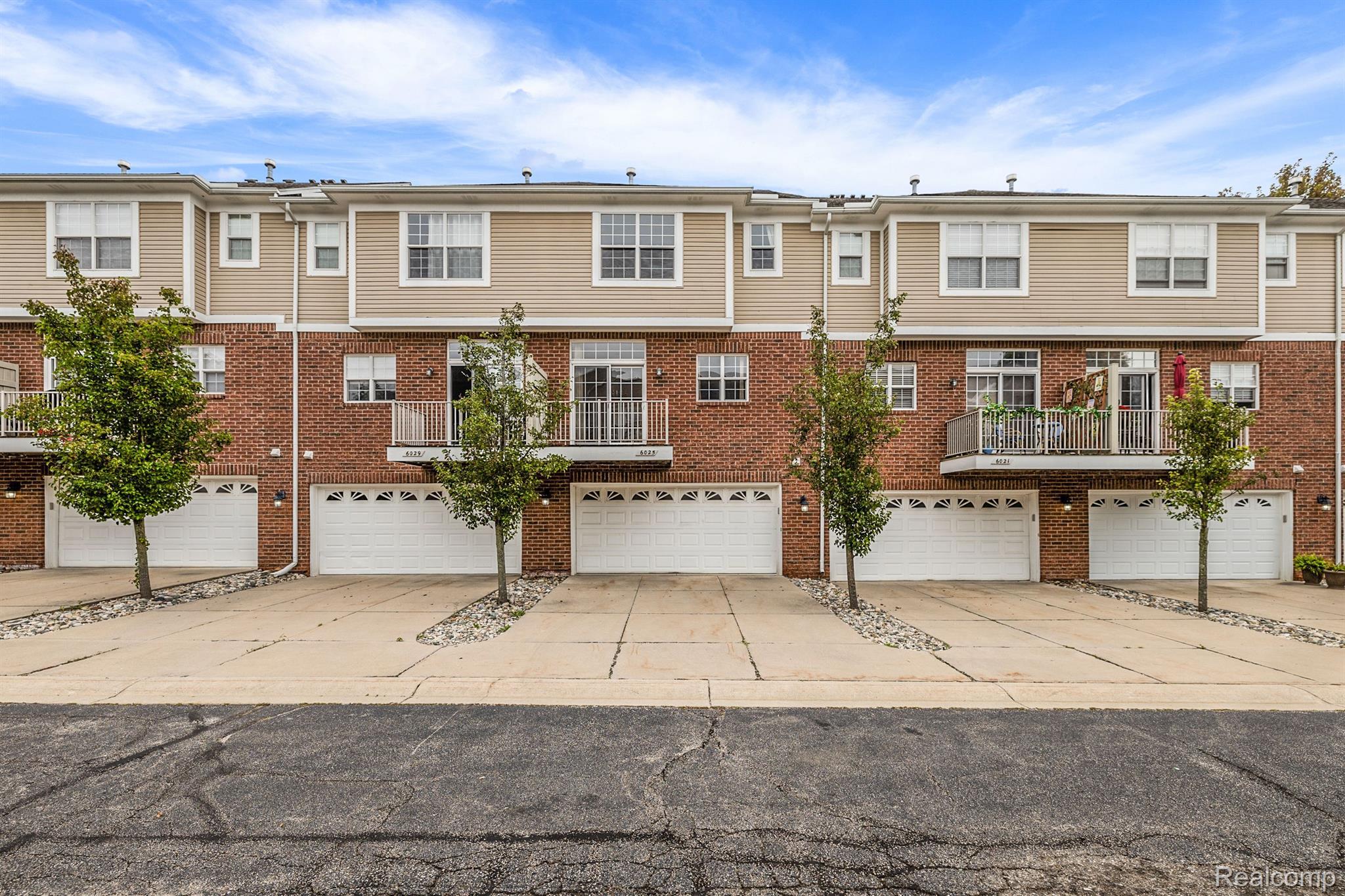 6025 WINDEMERE LANE