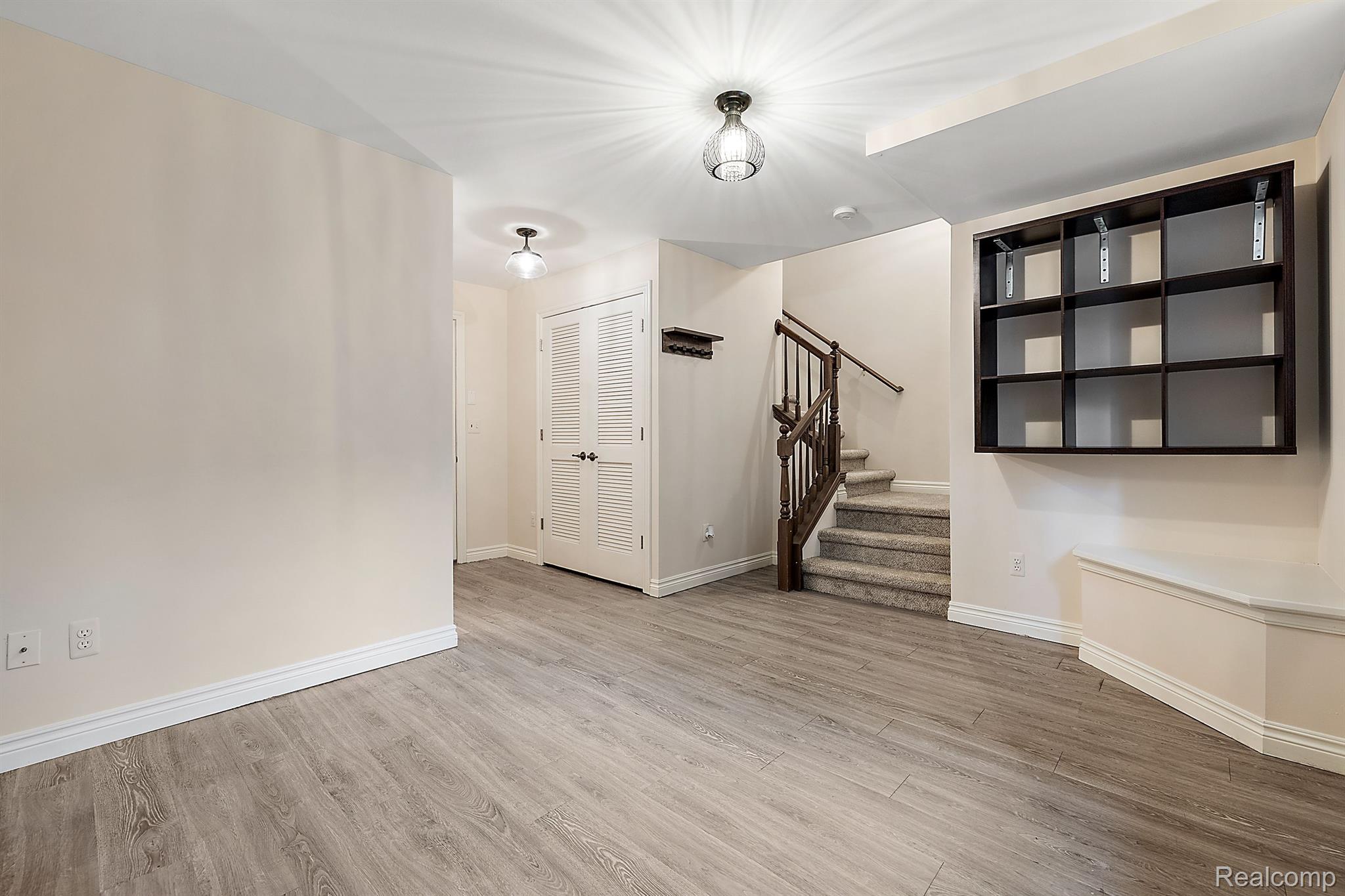 6025 WINDEMERE LANE