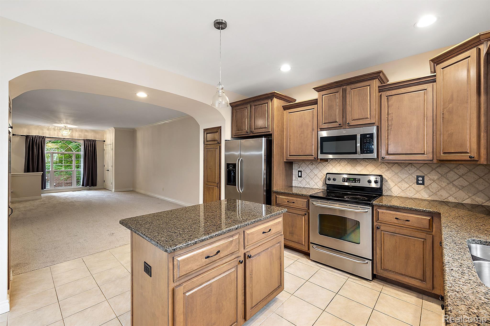6025 WINDEMERE LANE