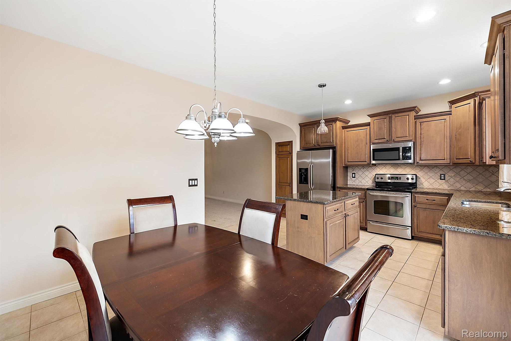 6025 WINDEMERE LANE