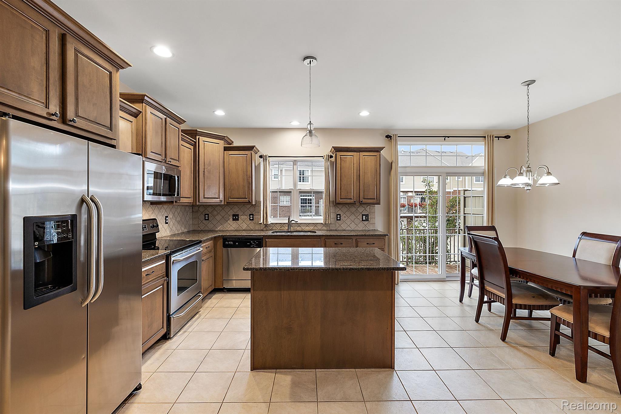 6025 WINDEMERE LANE