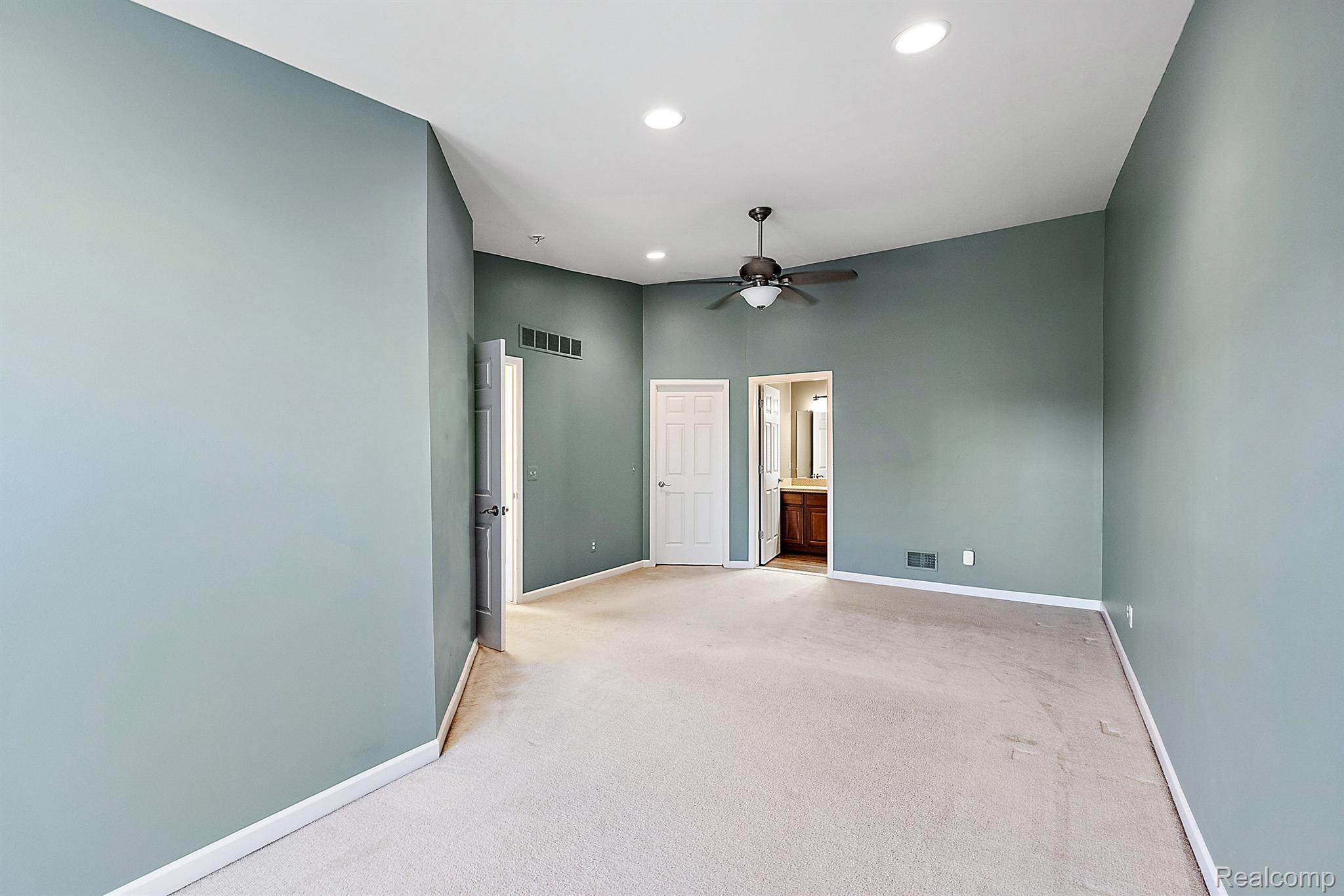 56637 LONG ISLAND DRIVE