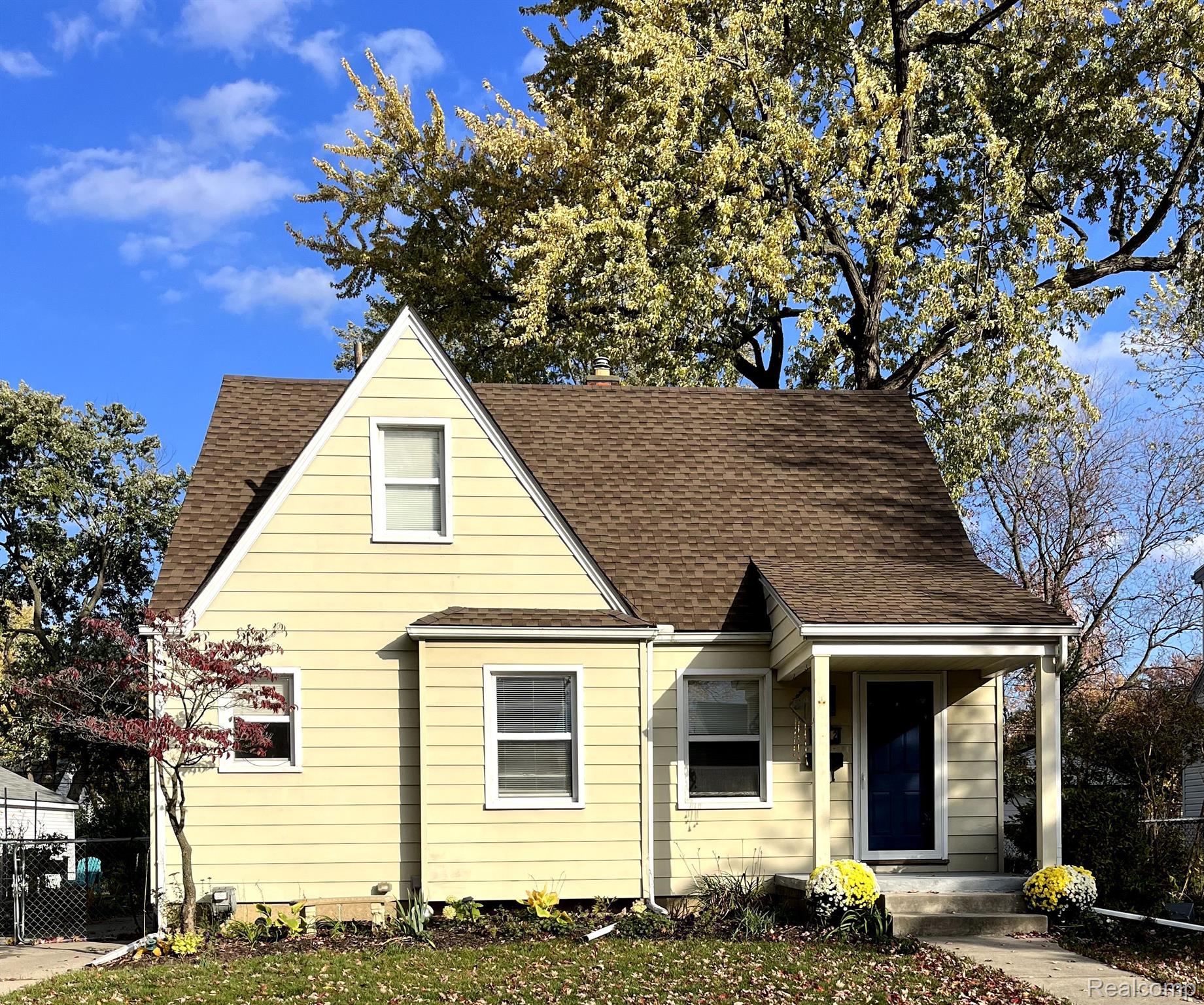1882 BACON AVENUE