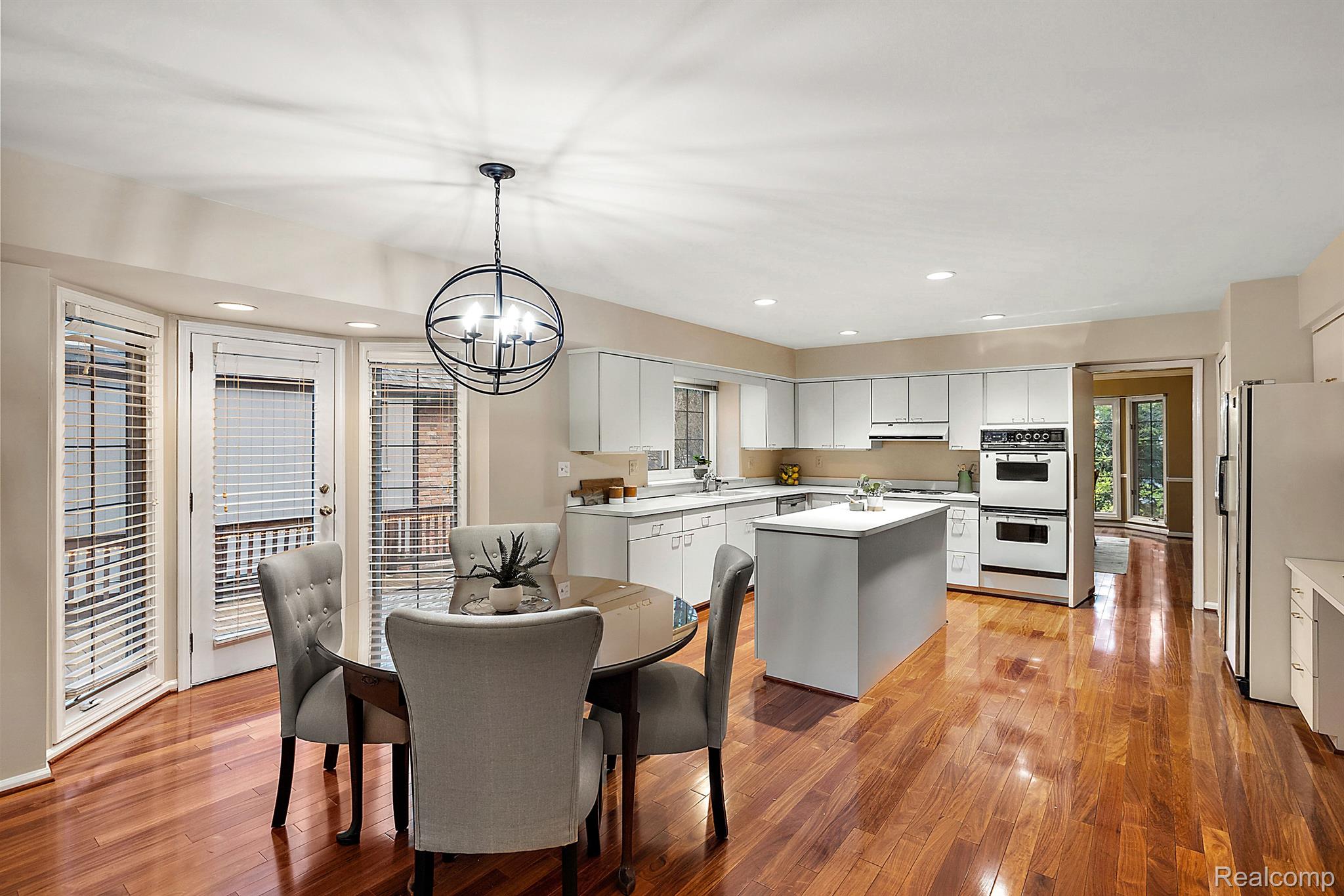 5584 PINE BROOKE COURT