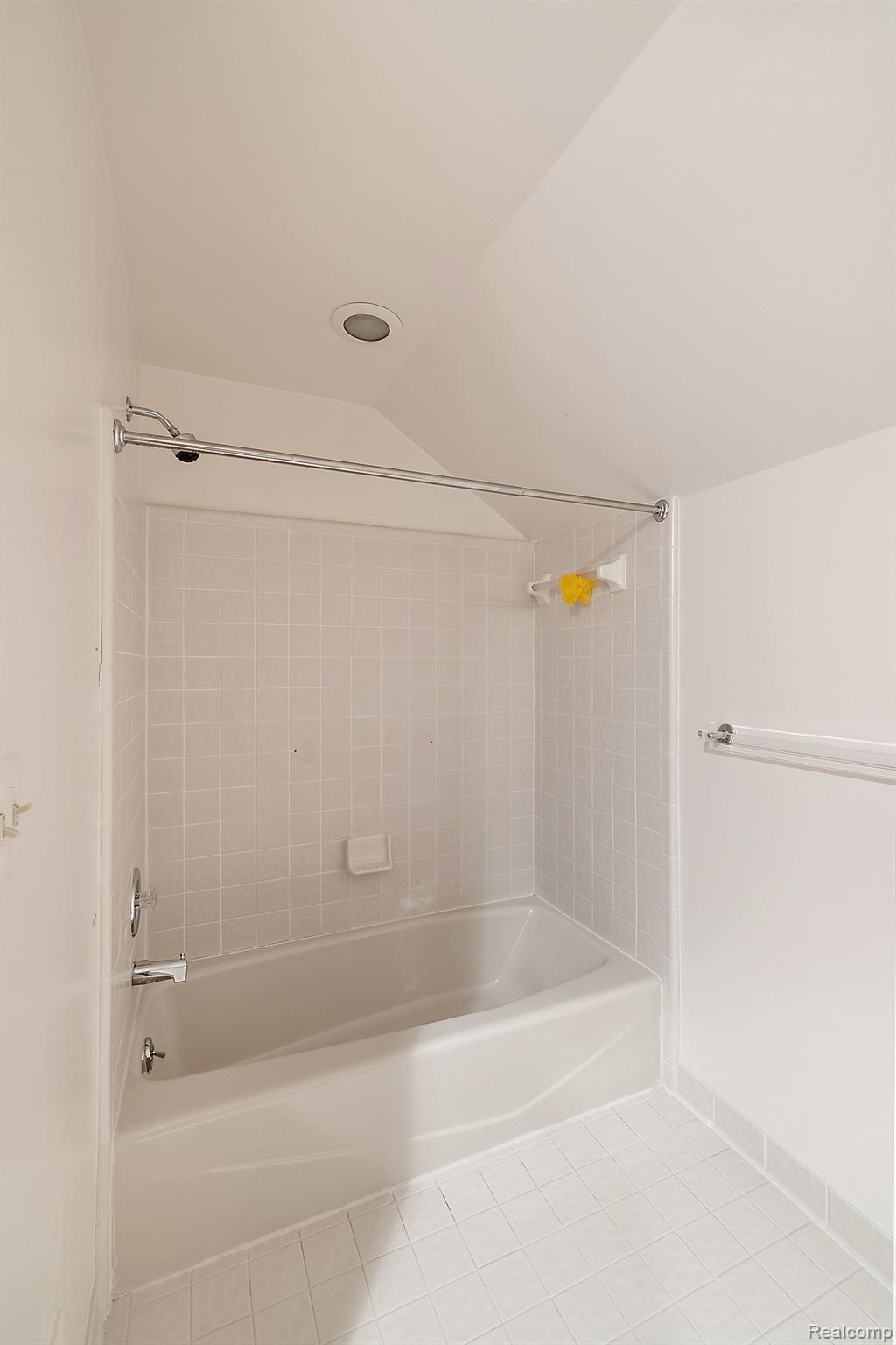 5584 PINE BROOKE COURT