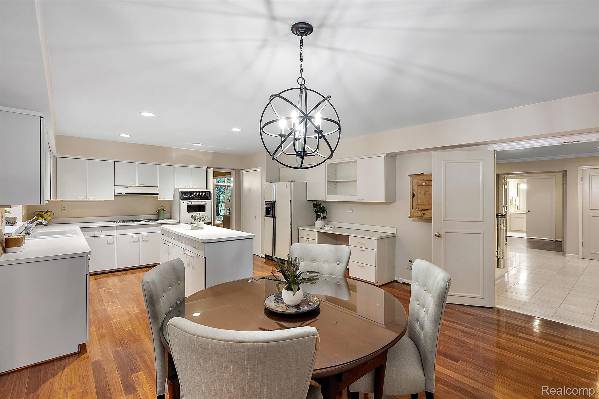 5584 PINE BROOKE COURT