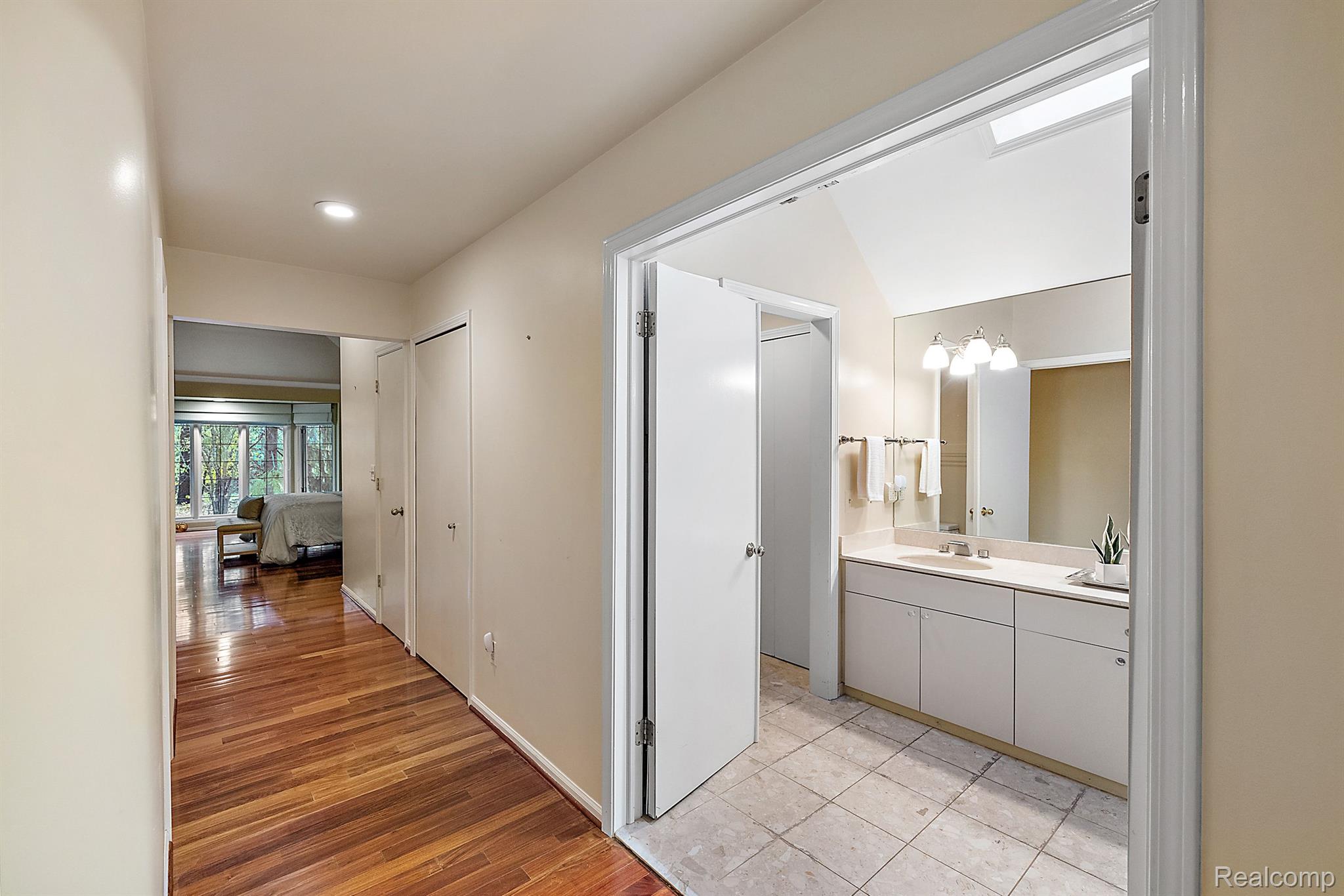 5584 PINE BROOKE COURT