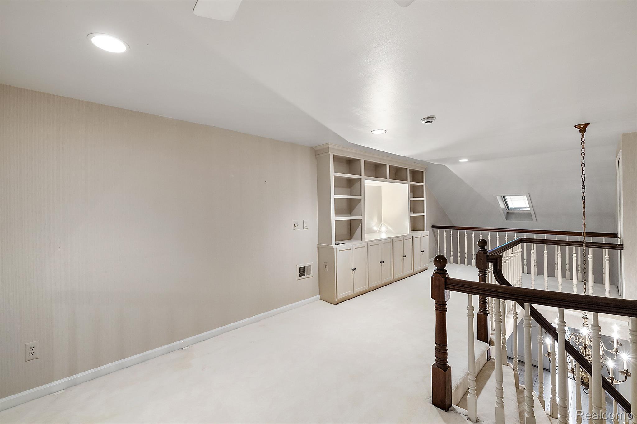 5584 PINE BROOKE COURT