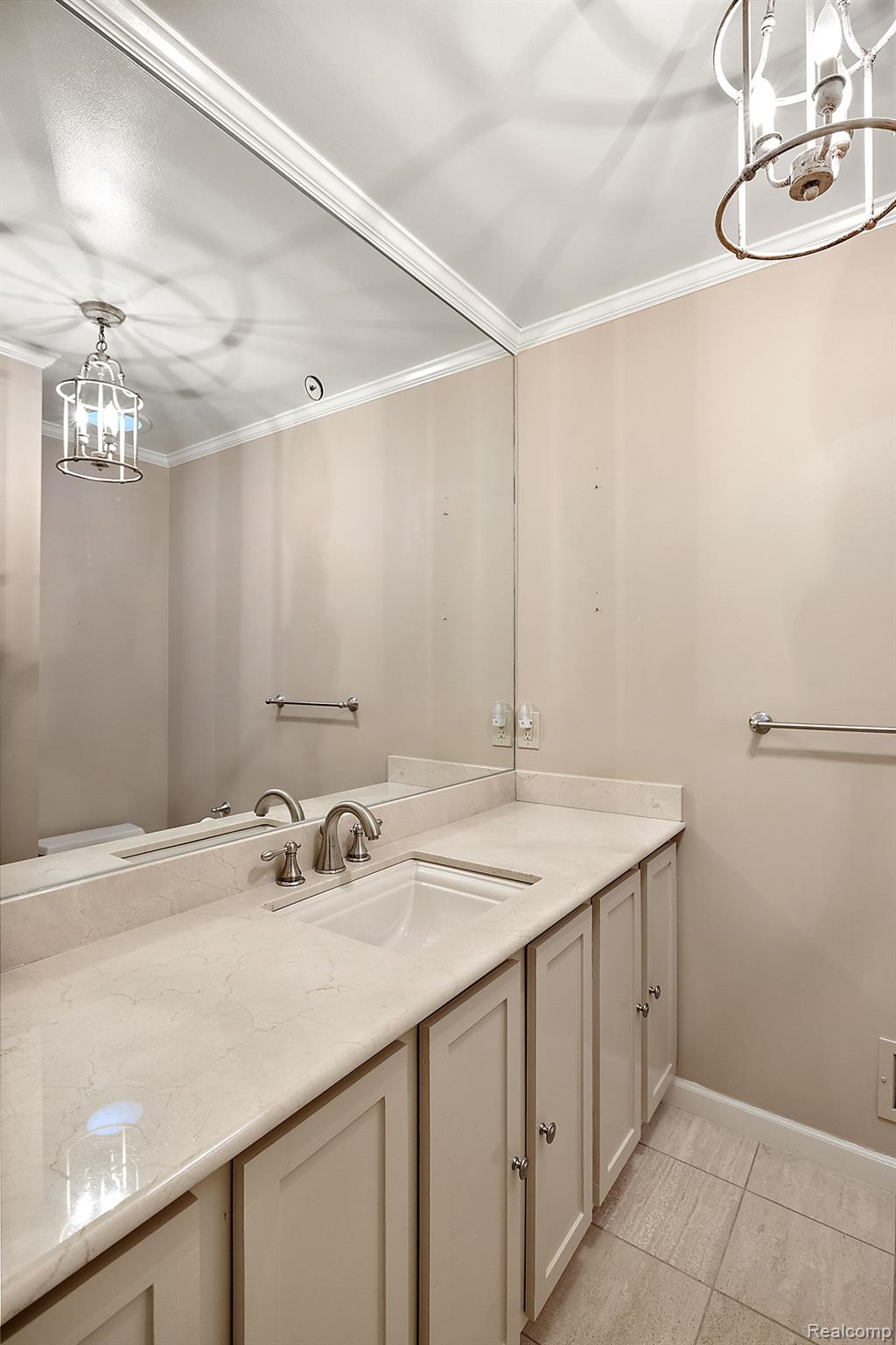 5584 PINE BROOKE COURT