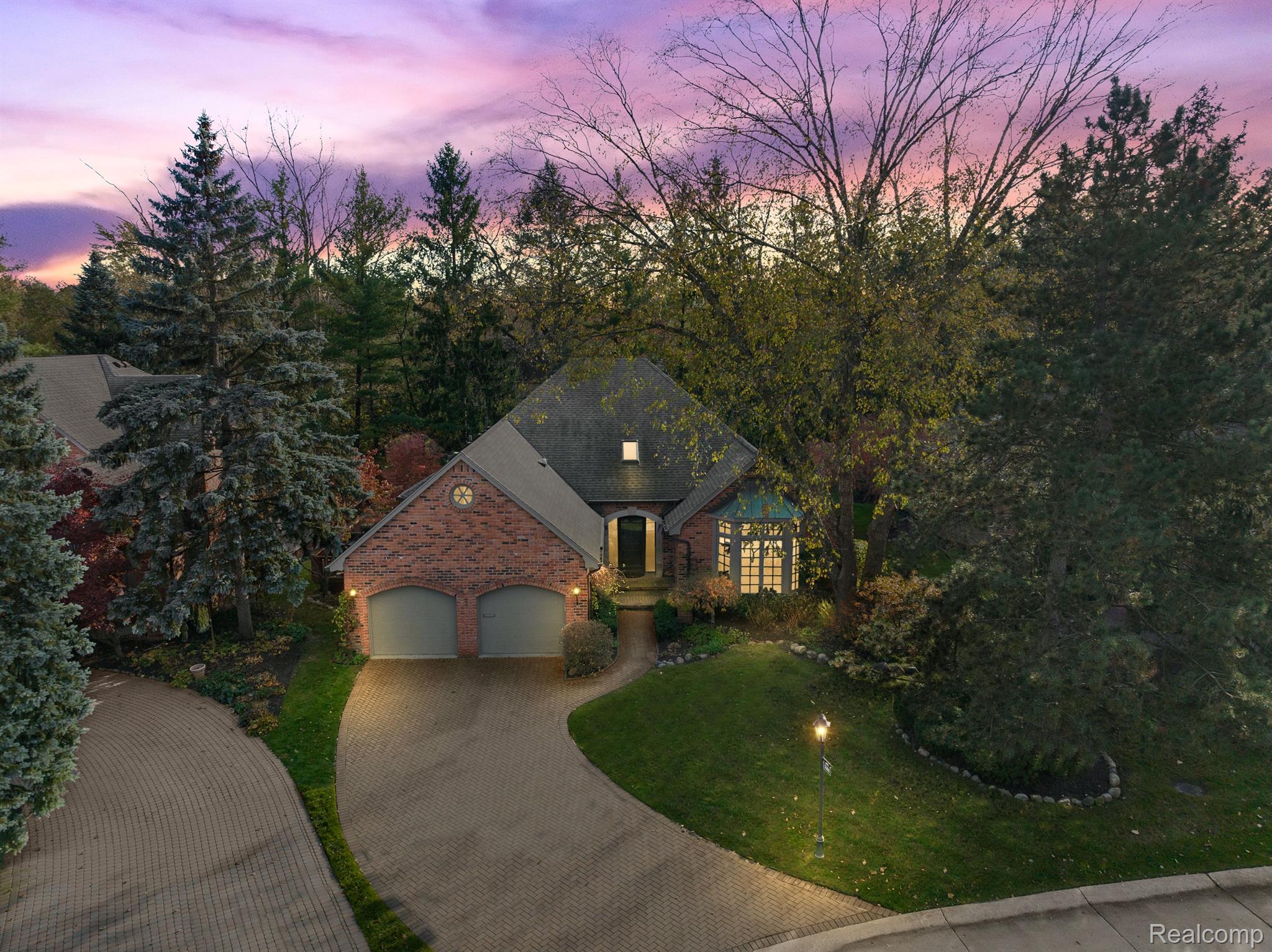 5584 PINE BROOKE COURT