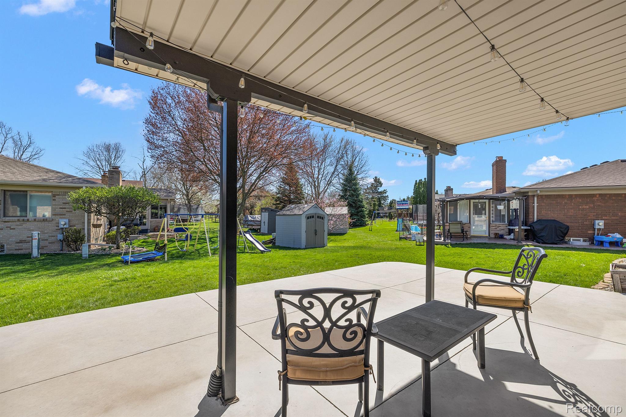 15370 VALERIE DRIVE