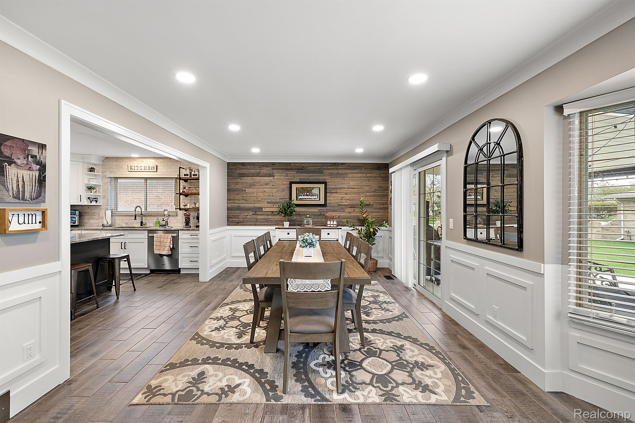 15370 VALERIE DRIVE