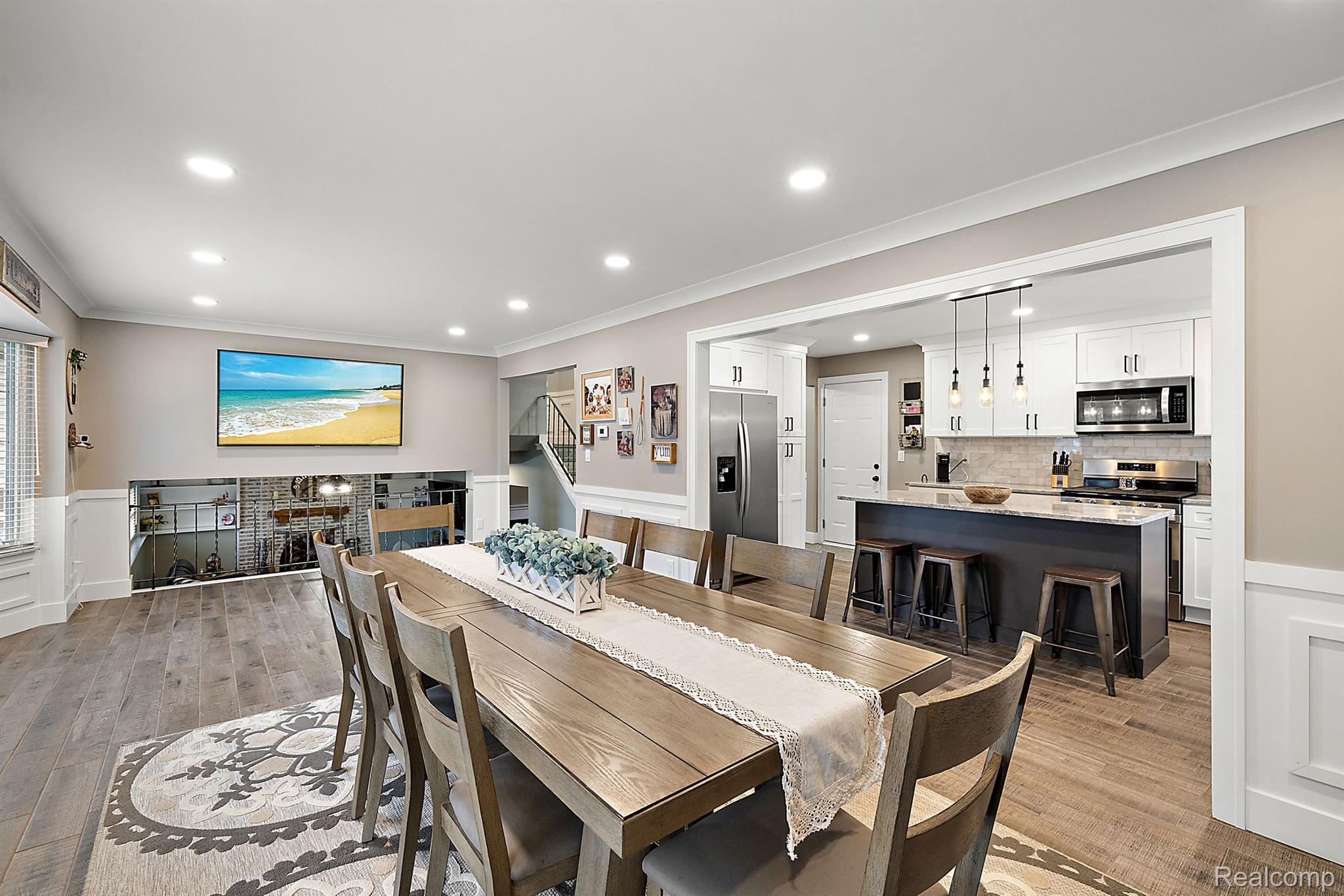15370 VALERIE DRIVE