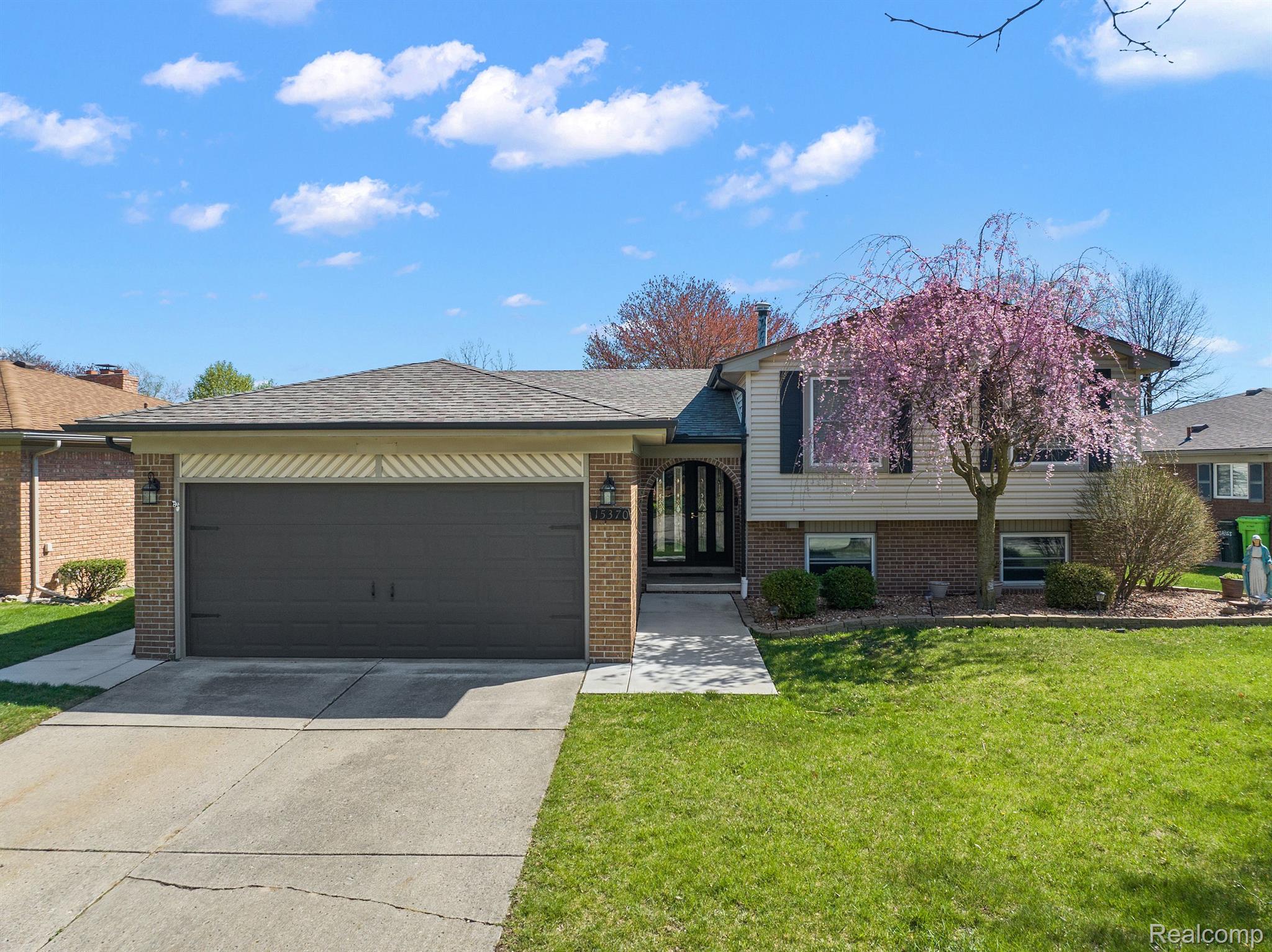 15370 VALERIE DRIVE