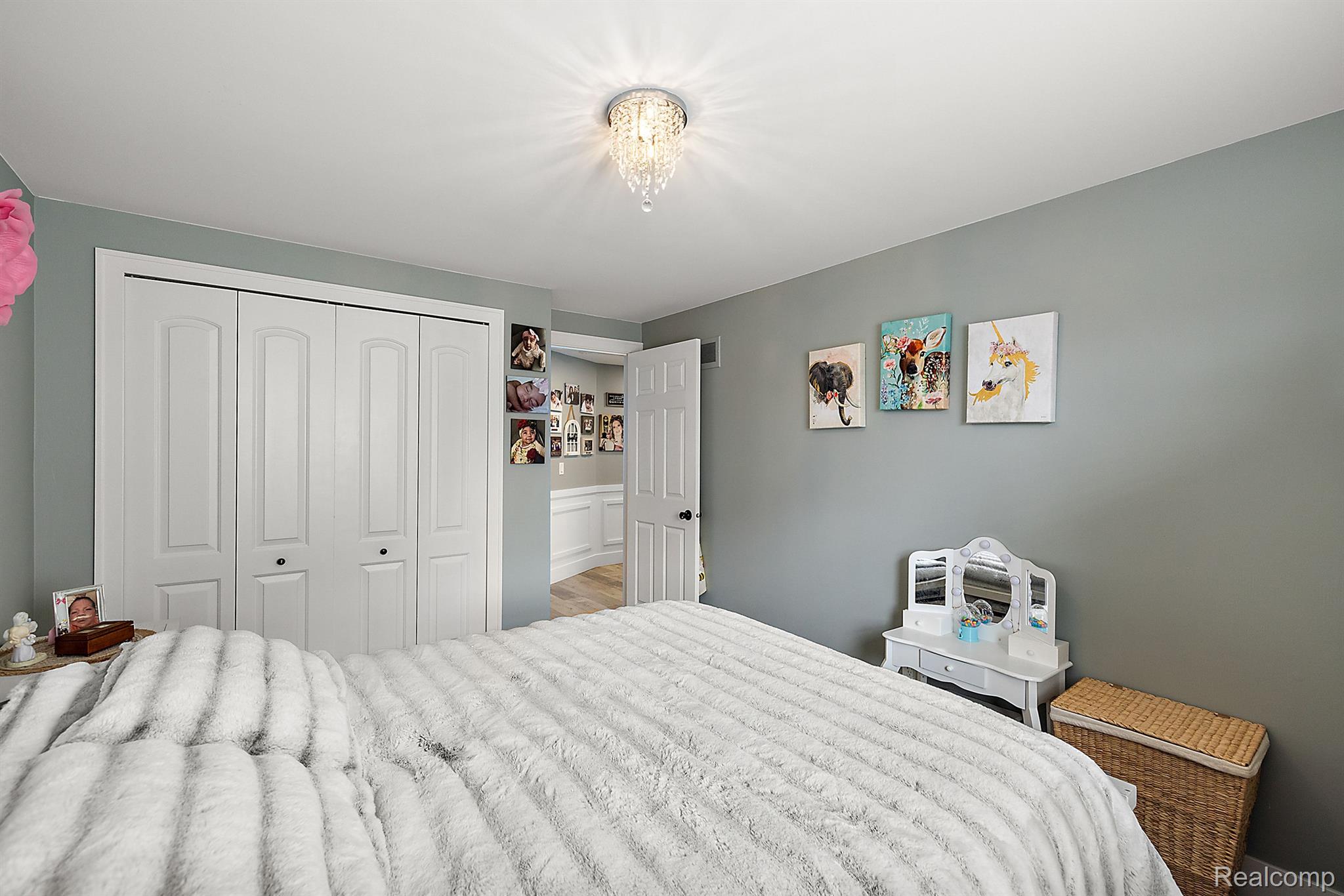 15370 VALERIE DRIVE