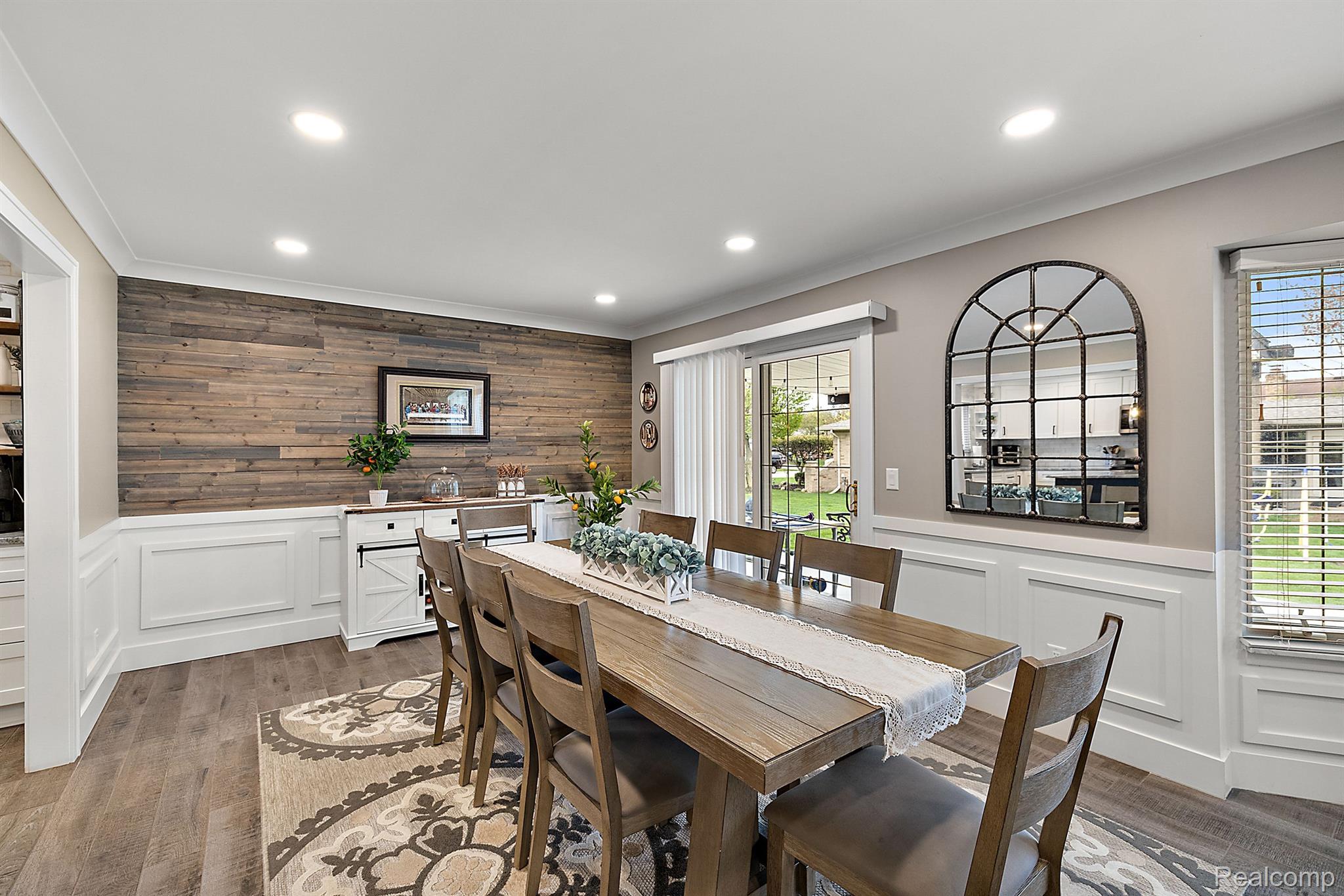 15370 VALERIE DRIVE