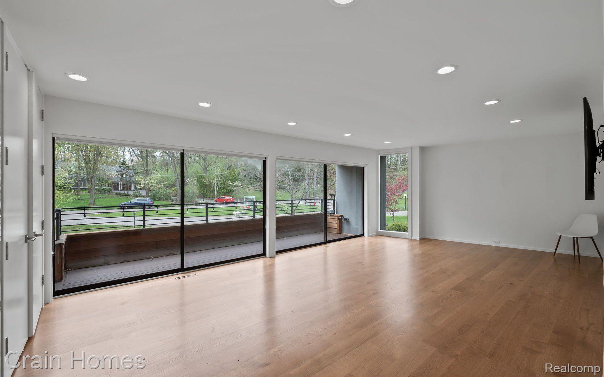 3897 LAKELAND LANE
