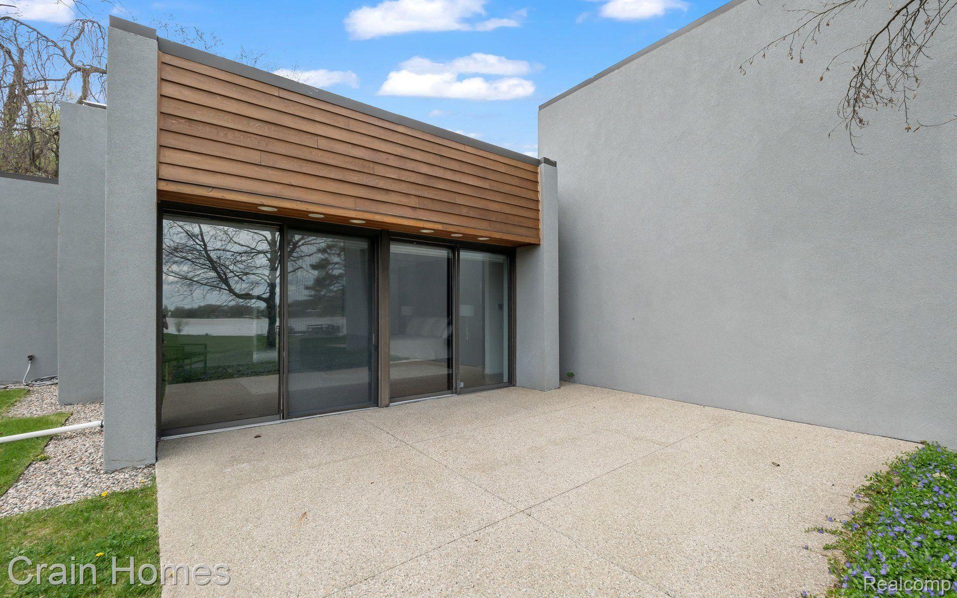 3897 LAKELAND LANE