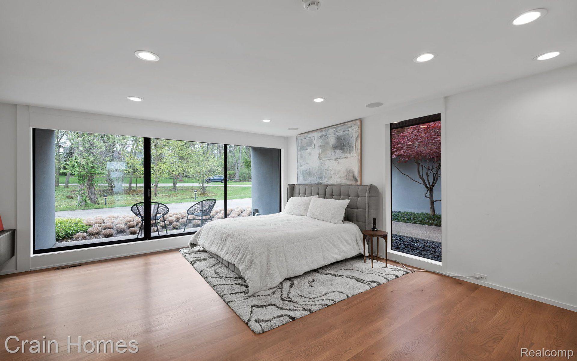 3897 LAKELAND LANE