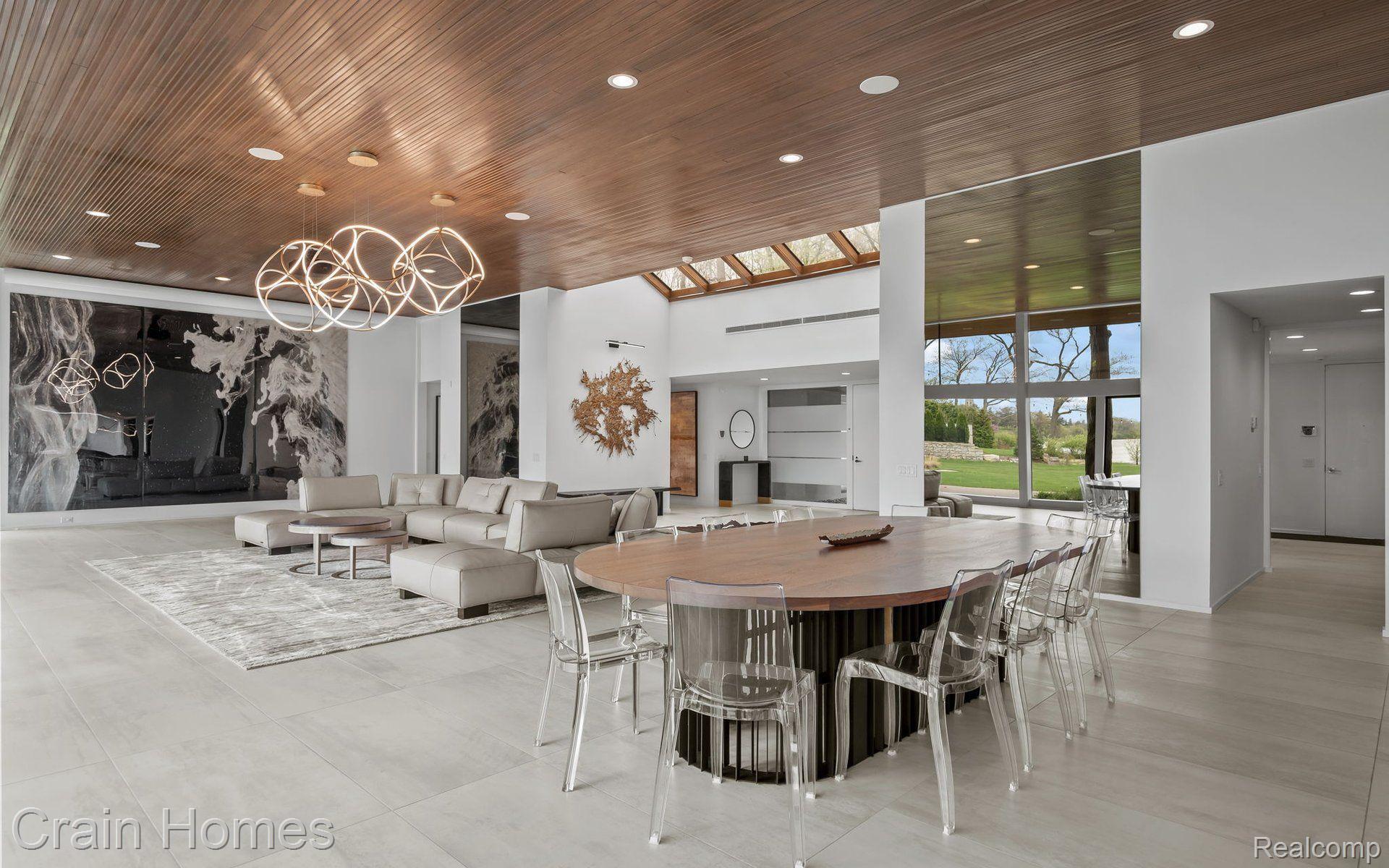 3897 LAKELAND LANE