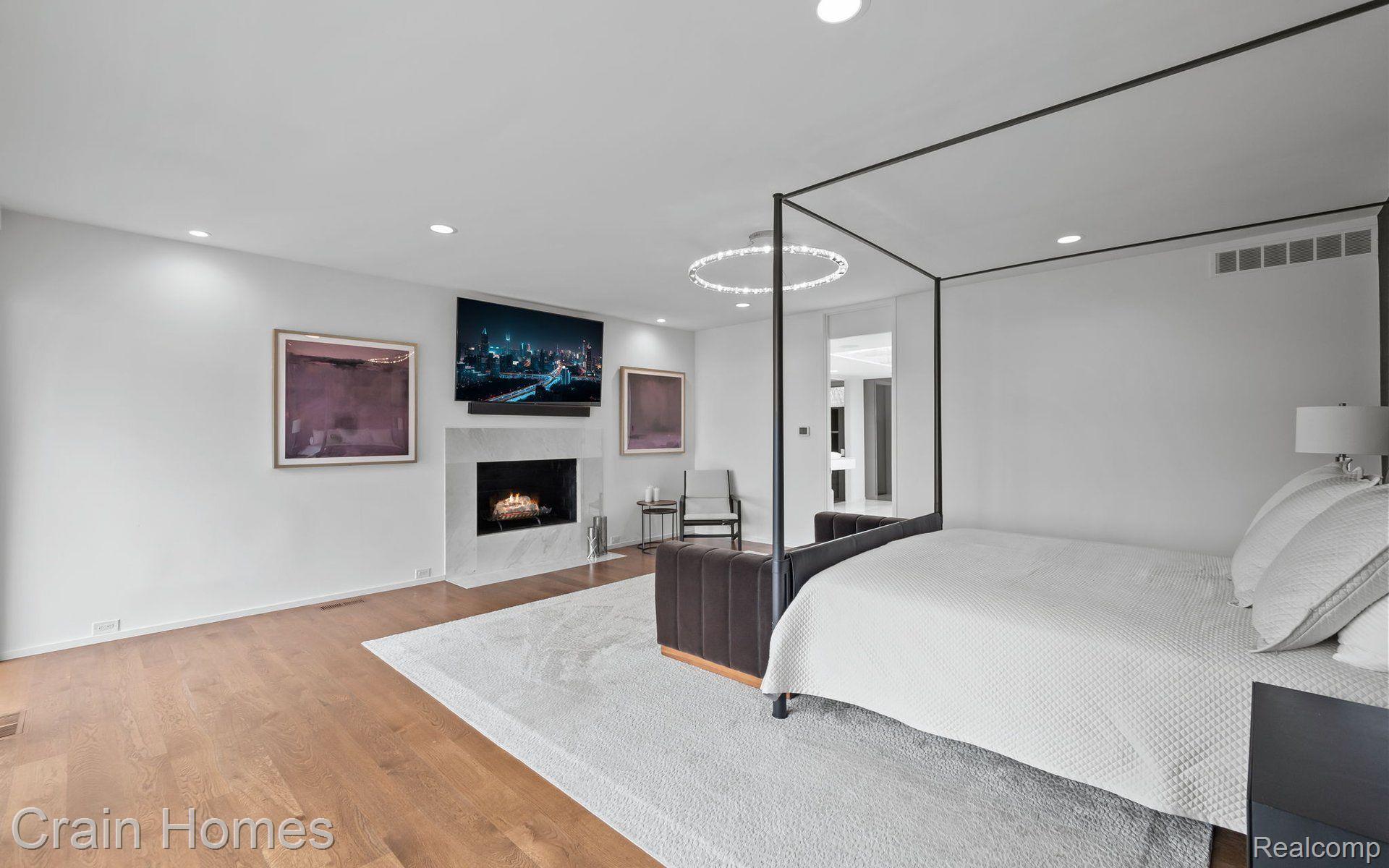 3897 LAKELAND LANE