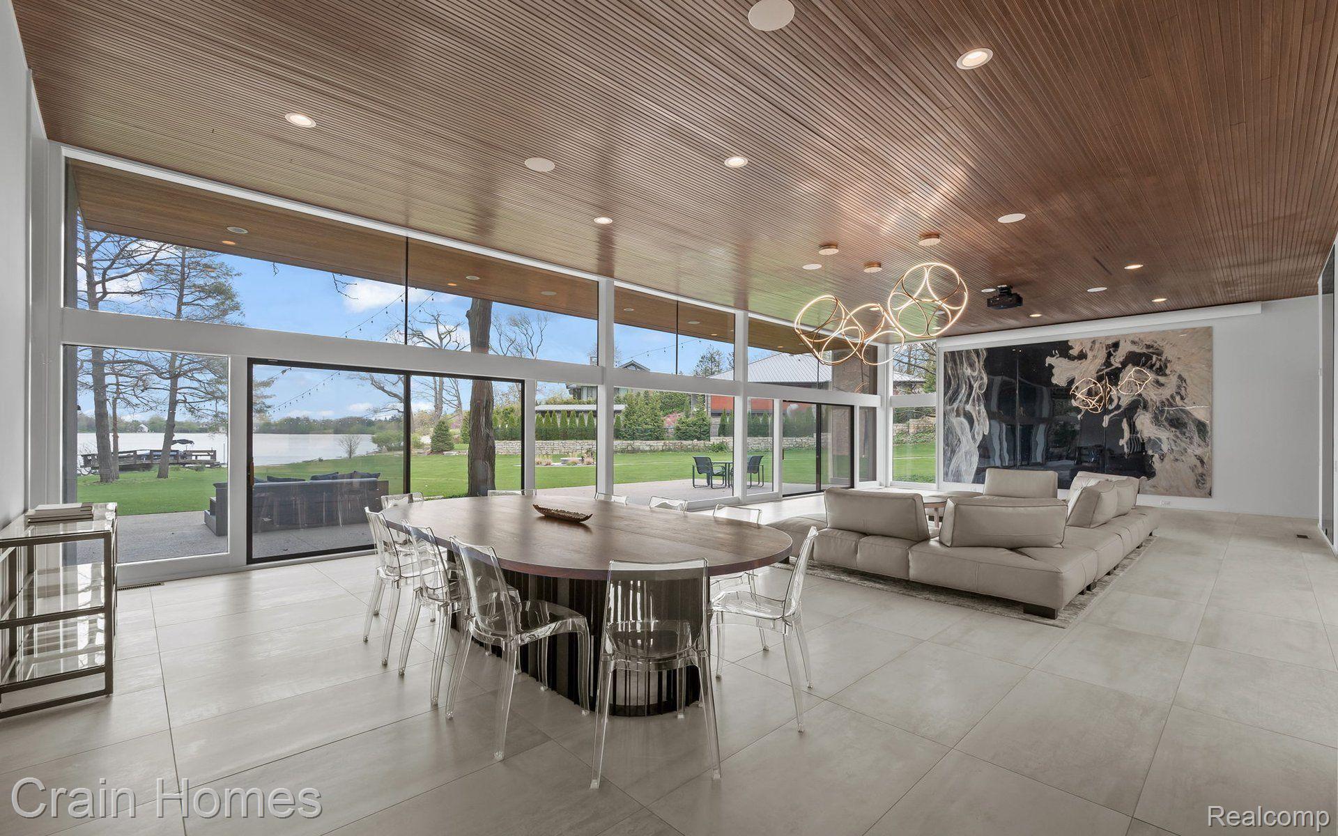 3897 LAKELAND LANE