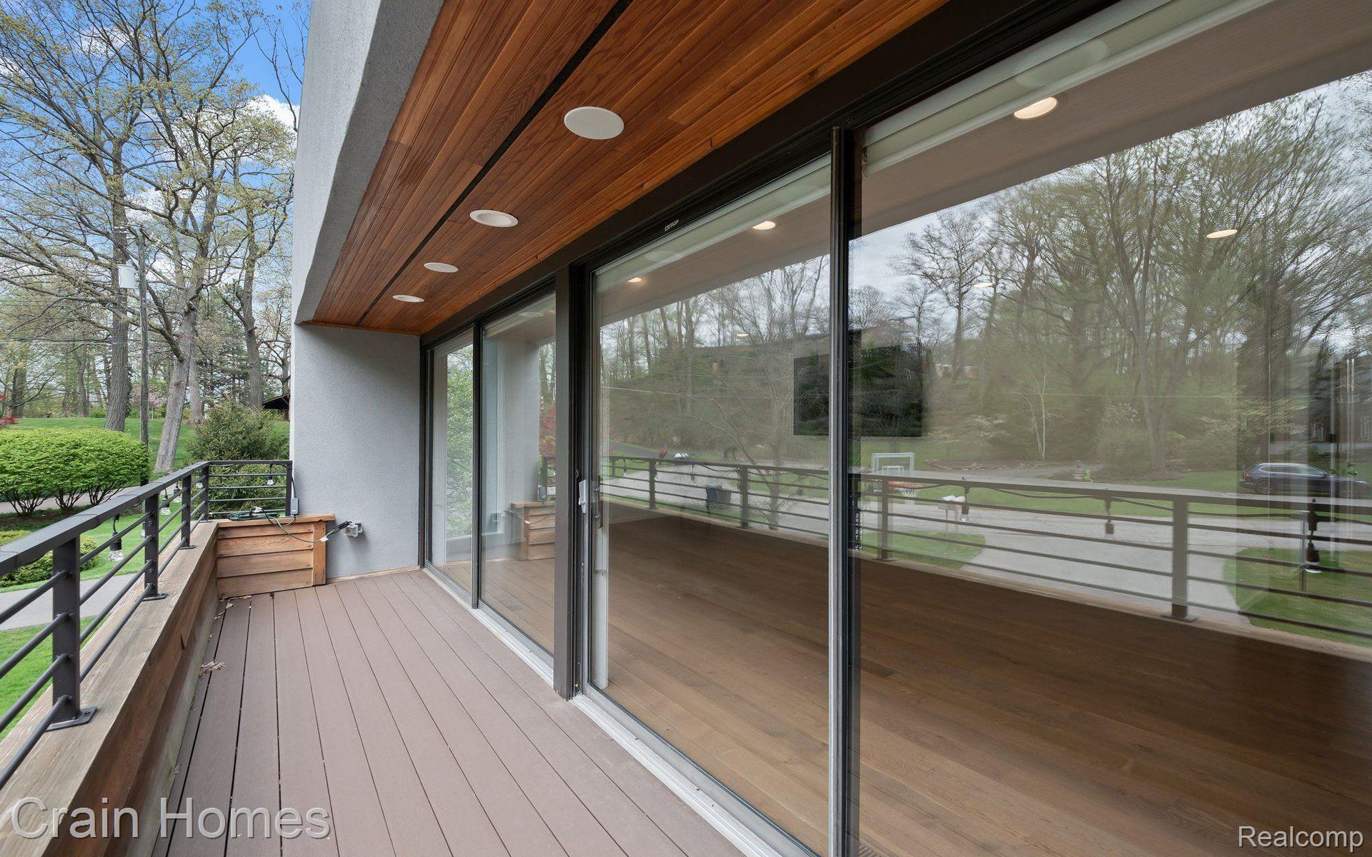 3897 LAKELAND LANE