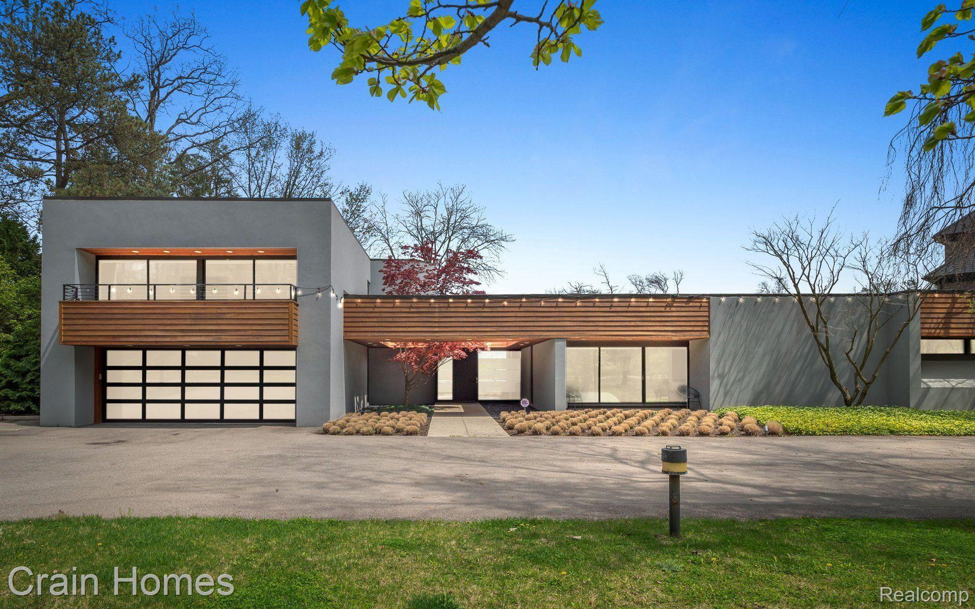 3897 LAKELAND LANE