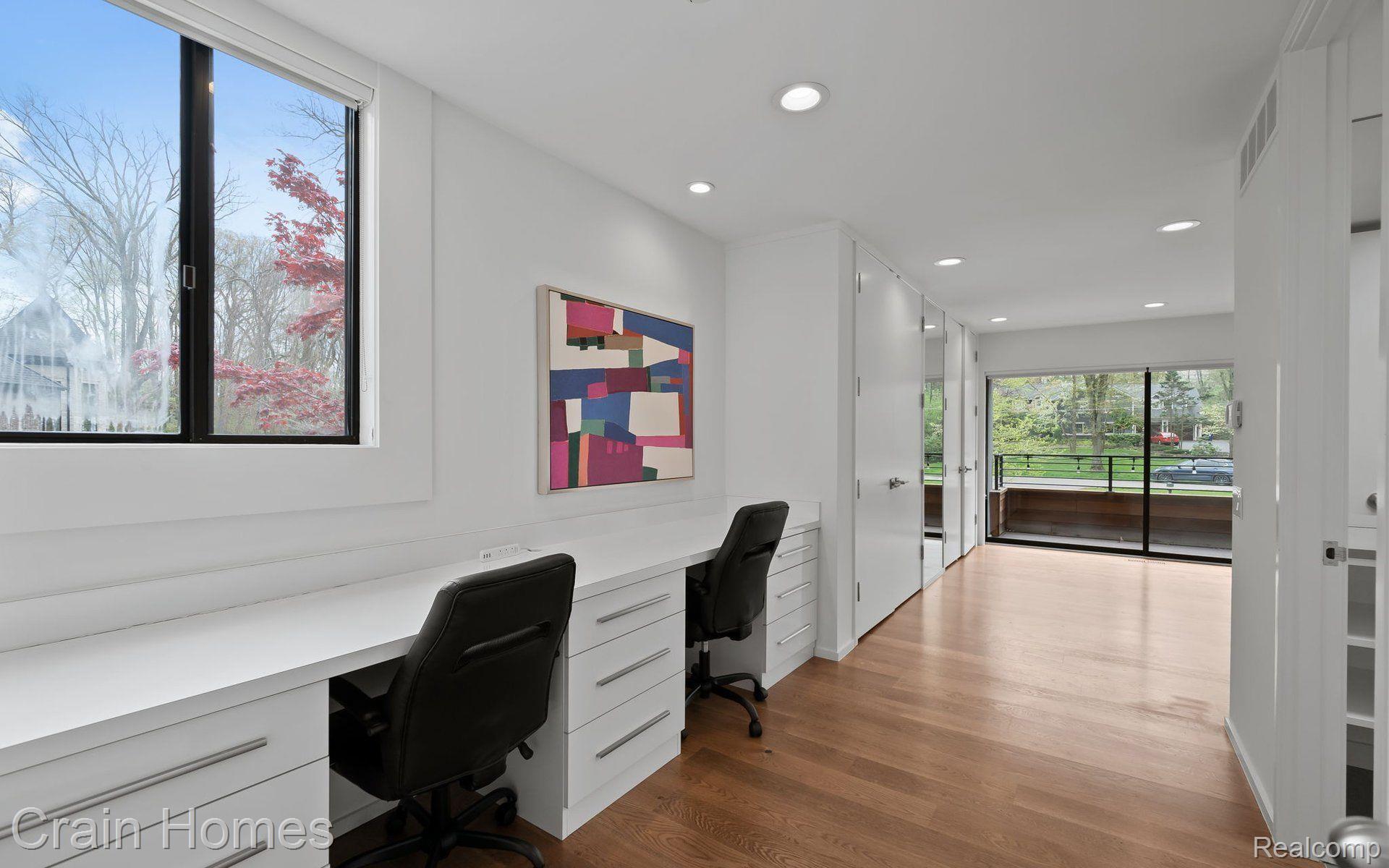 3897 LAKELAND LANE