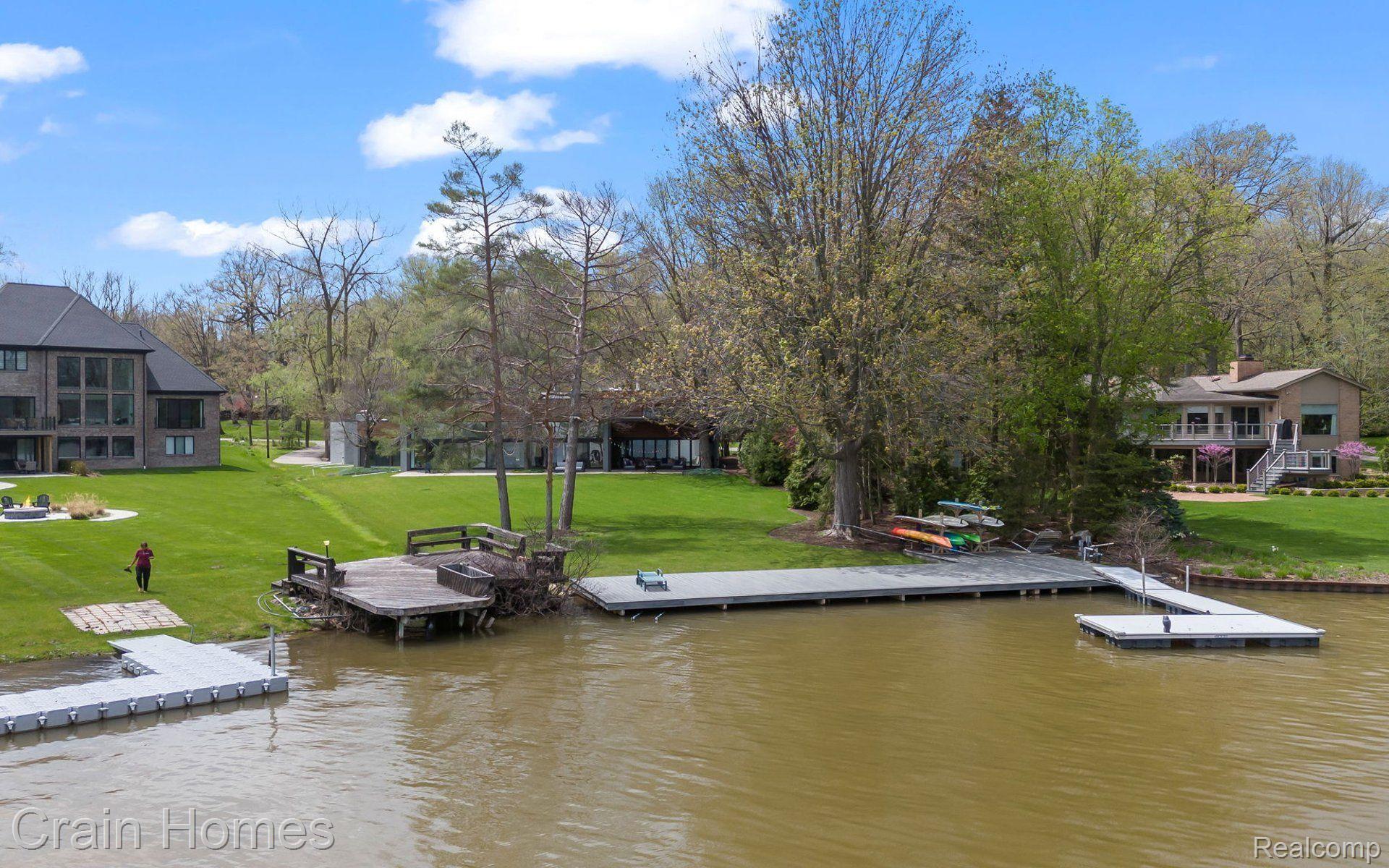 3897 LAKELAND LANE
