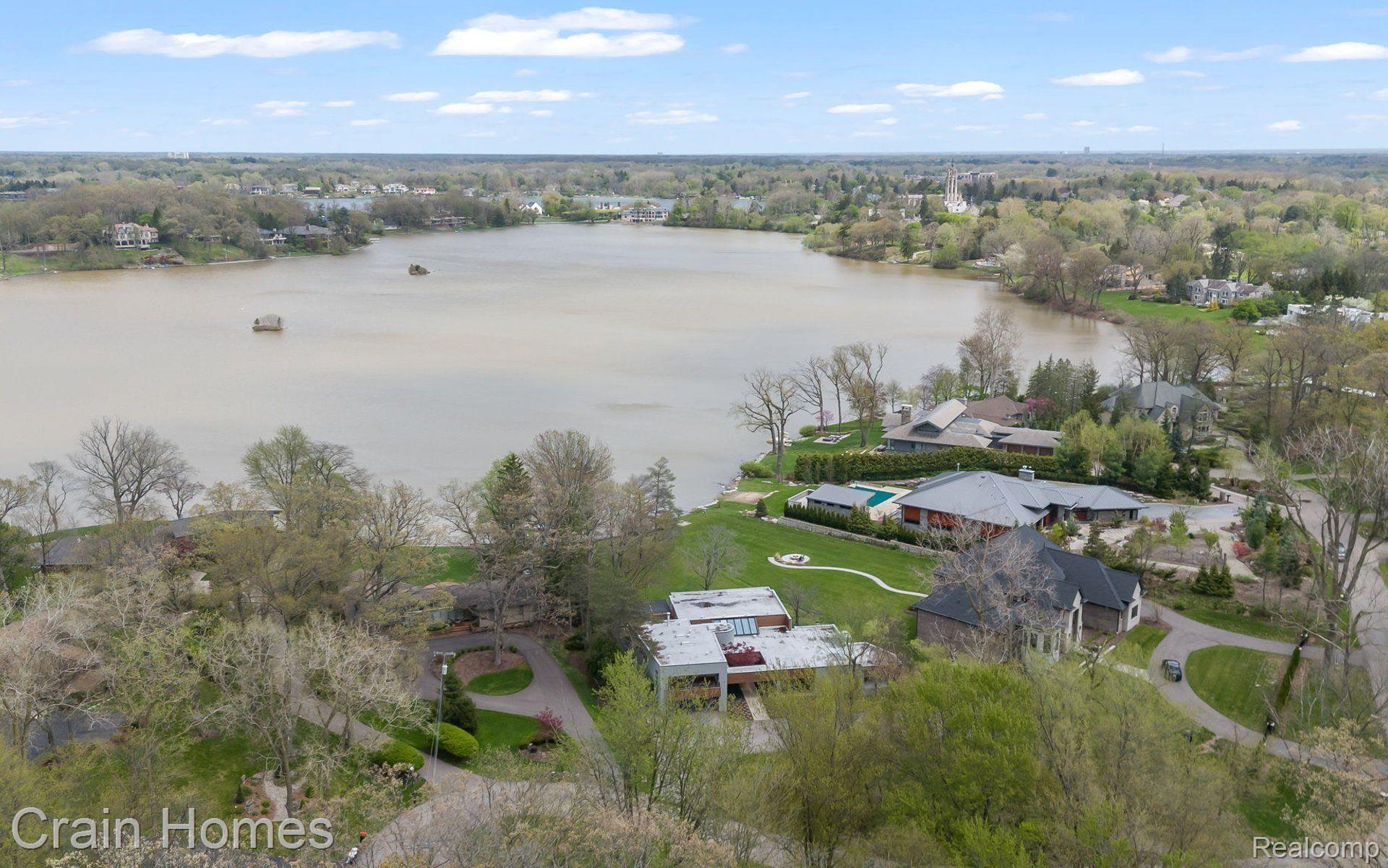 3897 LAKELAND LANE