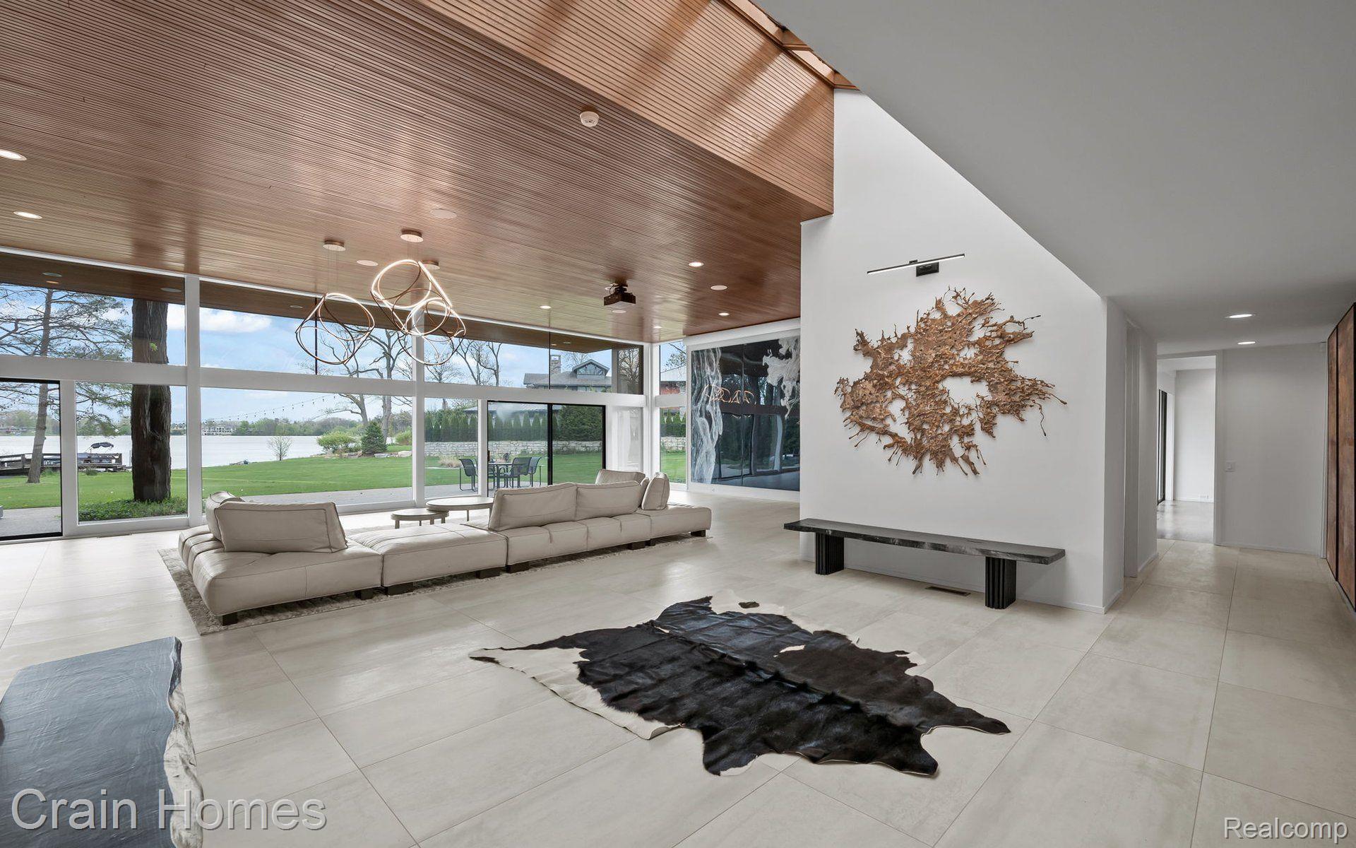 3897 LAKELAND LANE