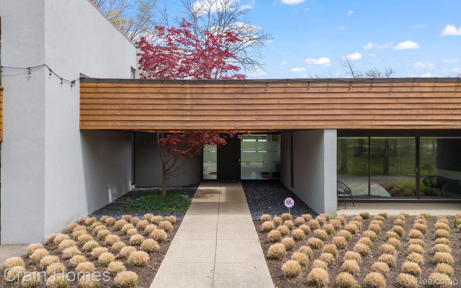 3897 LAKELAND LANE