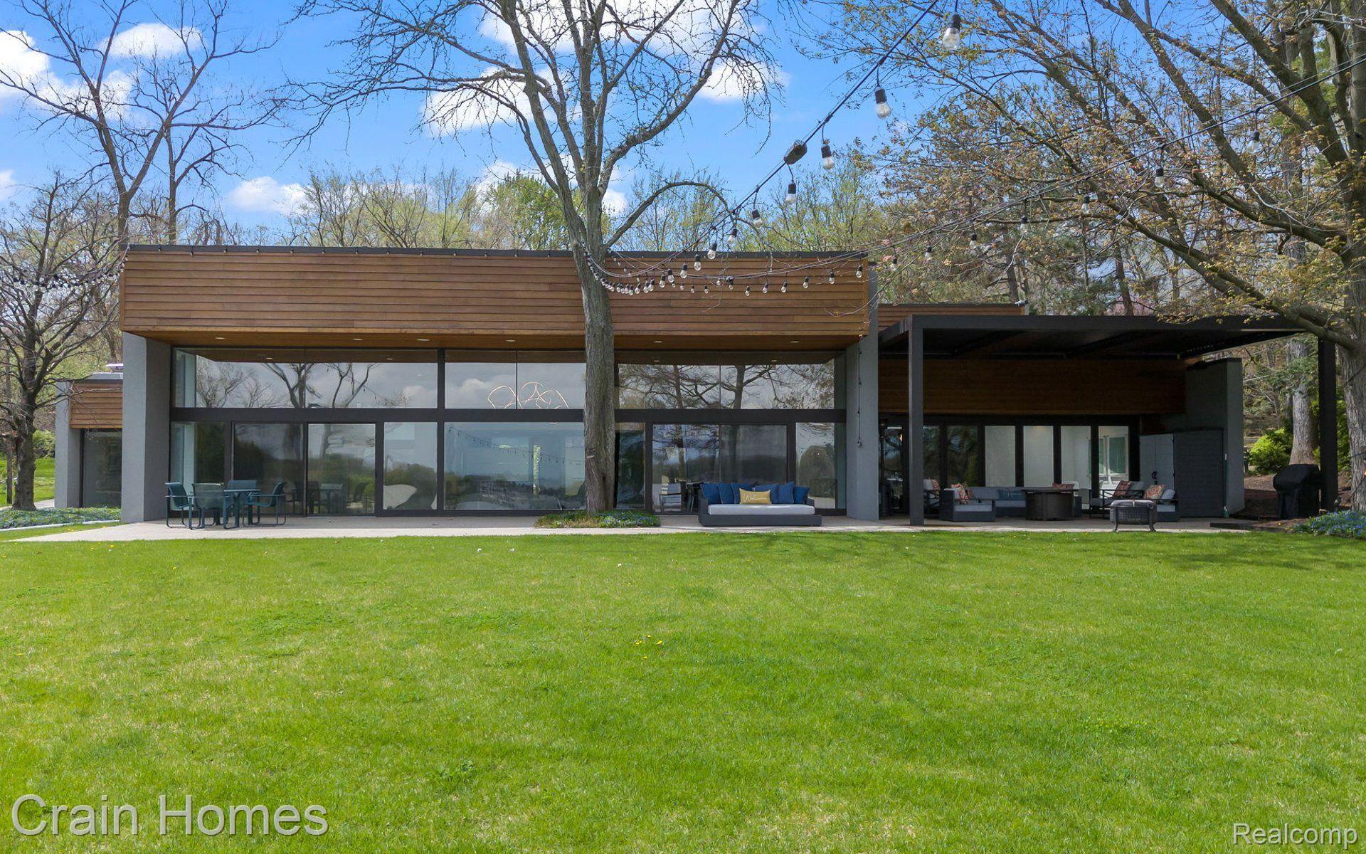 3897 LAKELAND LANE