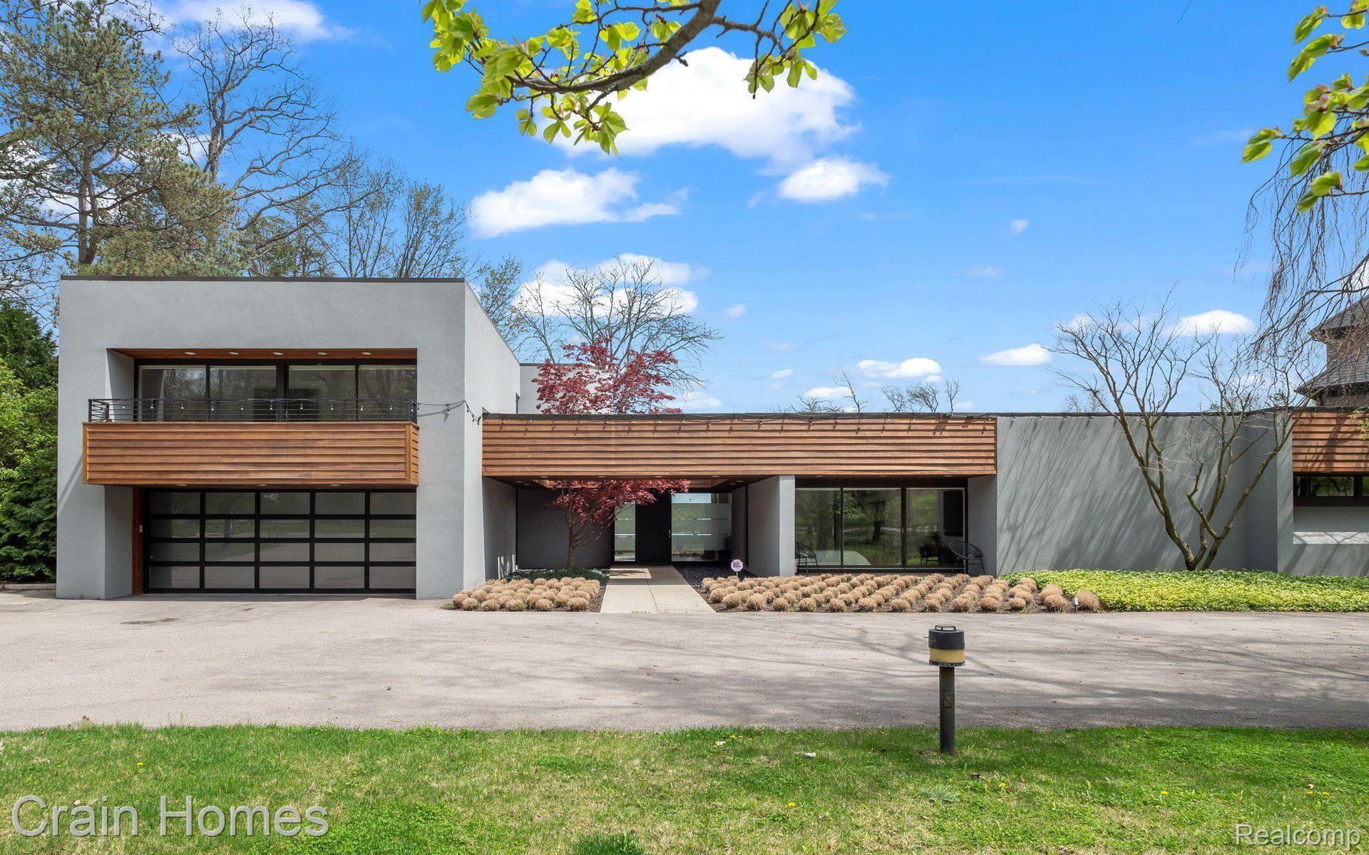 3897 LAKELAND LANE