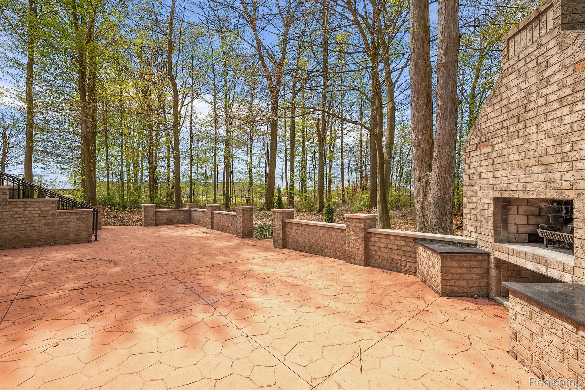 52041 LOON COURT