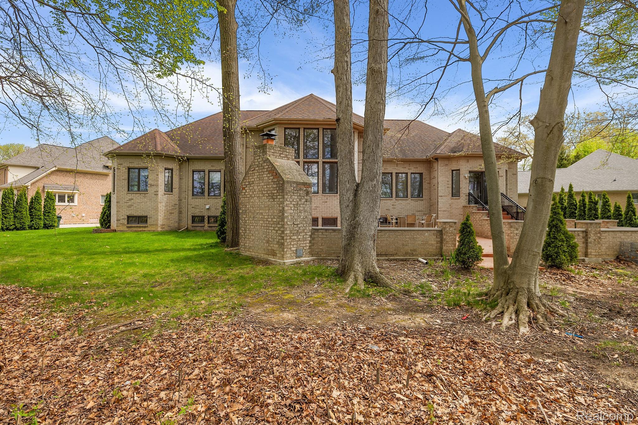 52041 LOON COURT