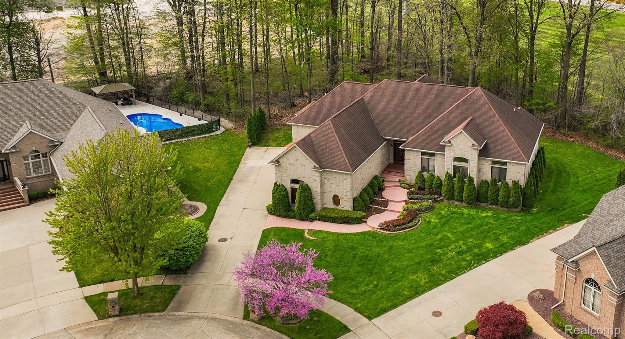 52041 LOON COURT