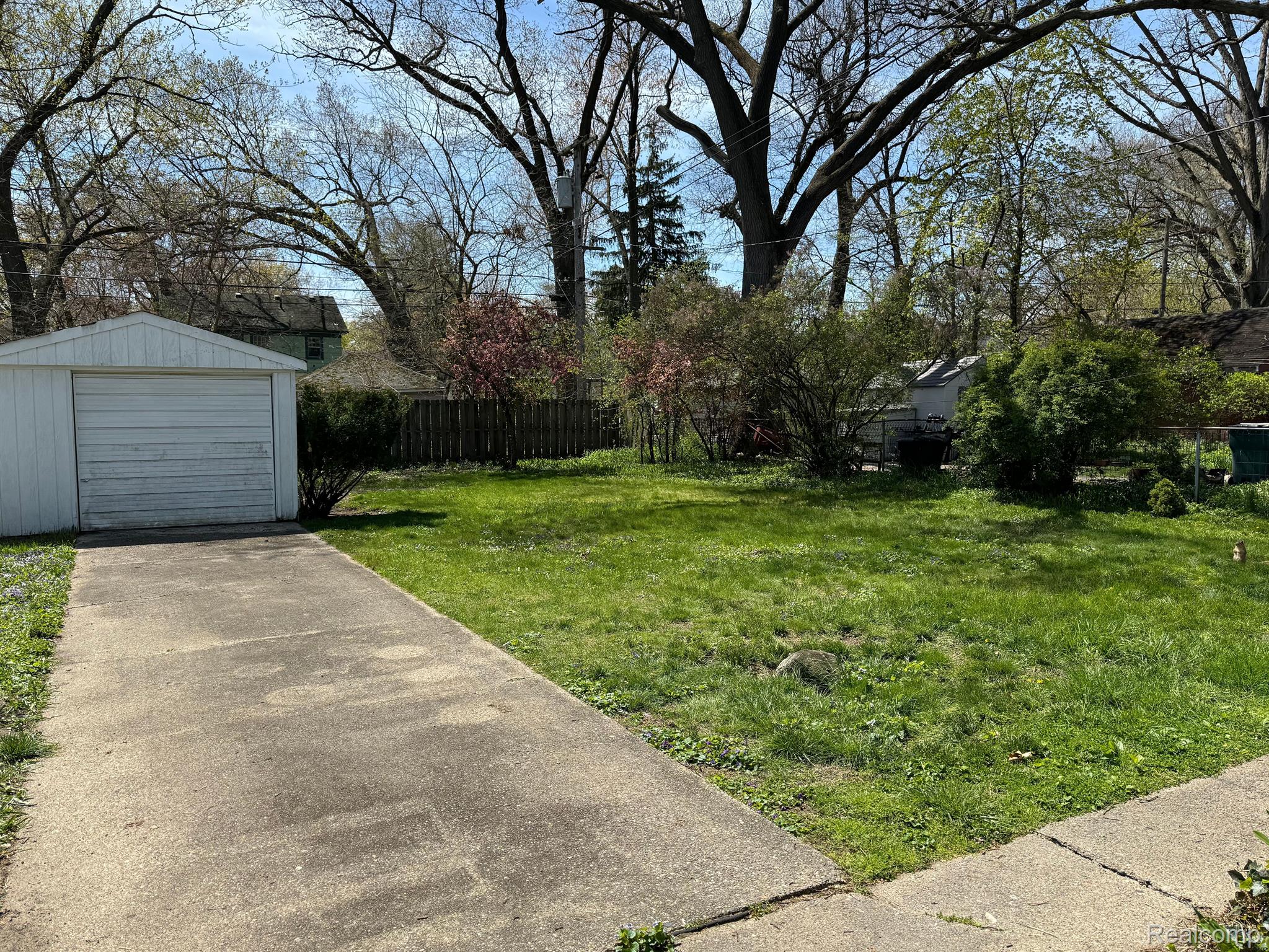 325 W LEWISTON AVENUE