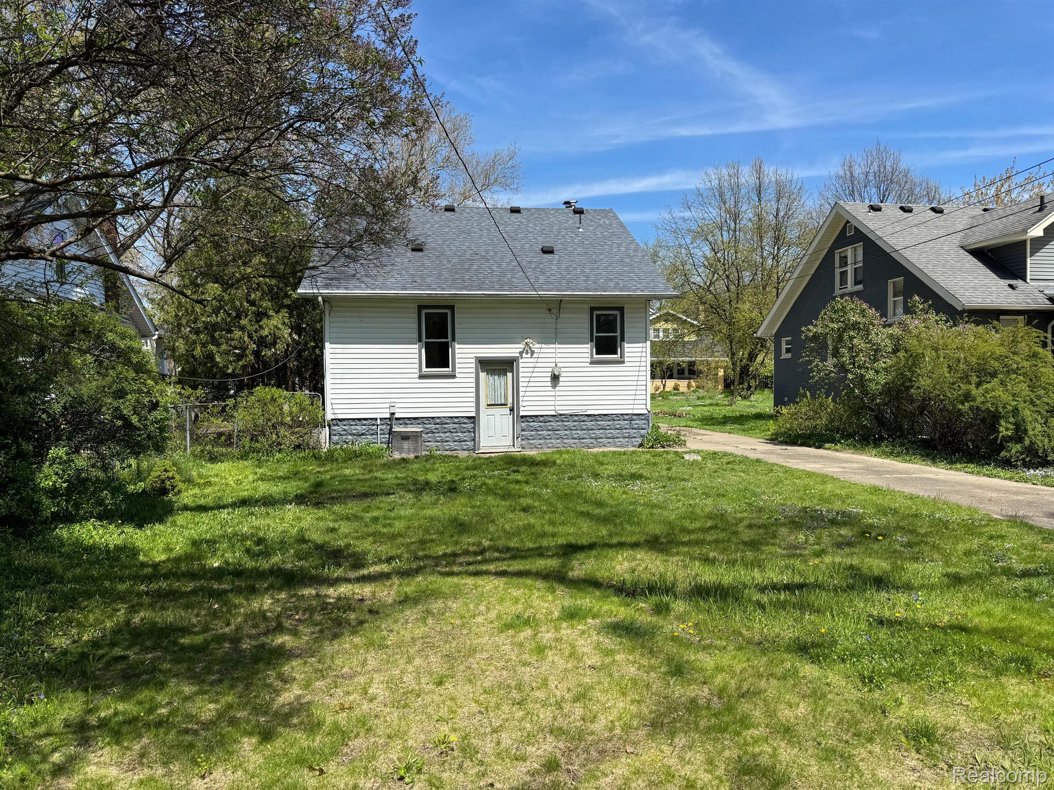325 W LEWISTON AVENUE