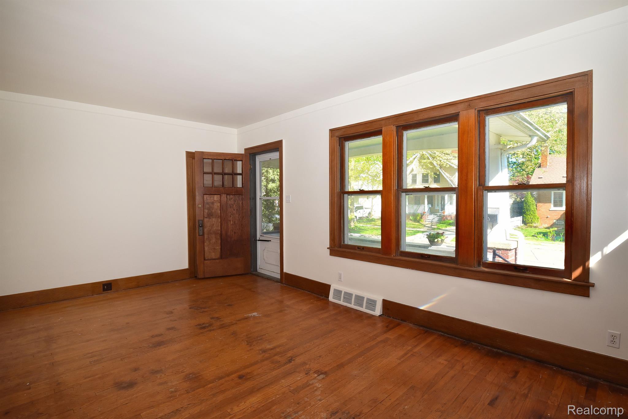 325 W LEWISTON AVENUE