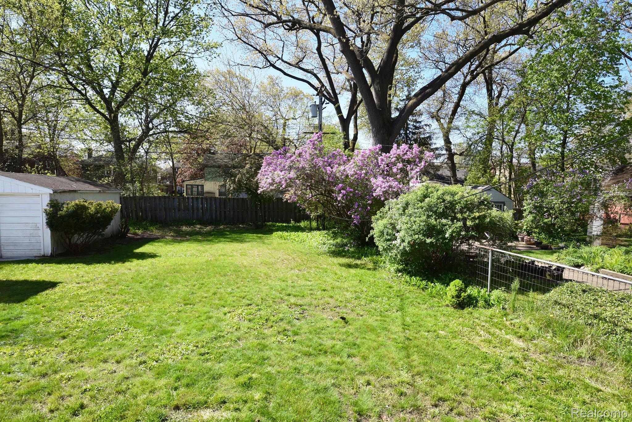 325 W LEWISTON AVENUE