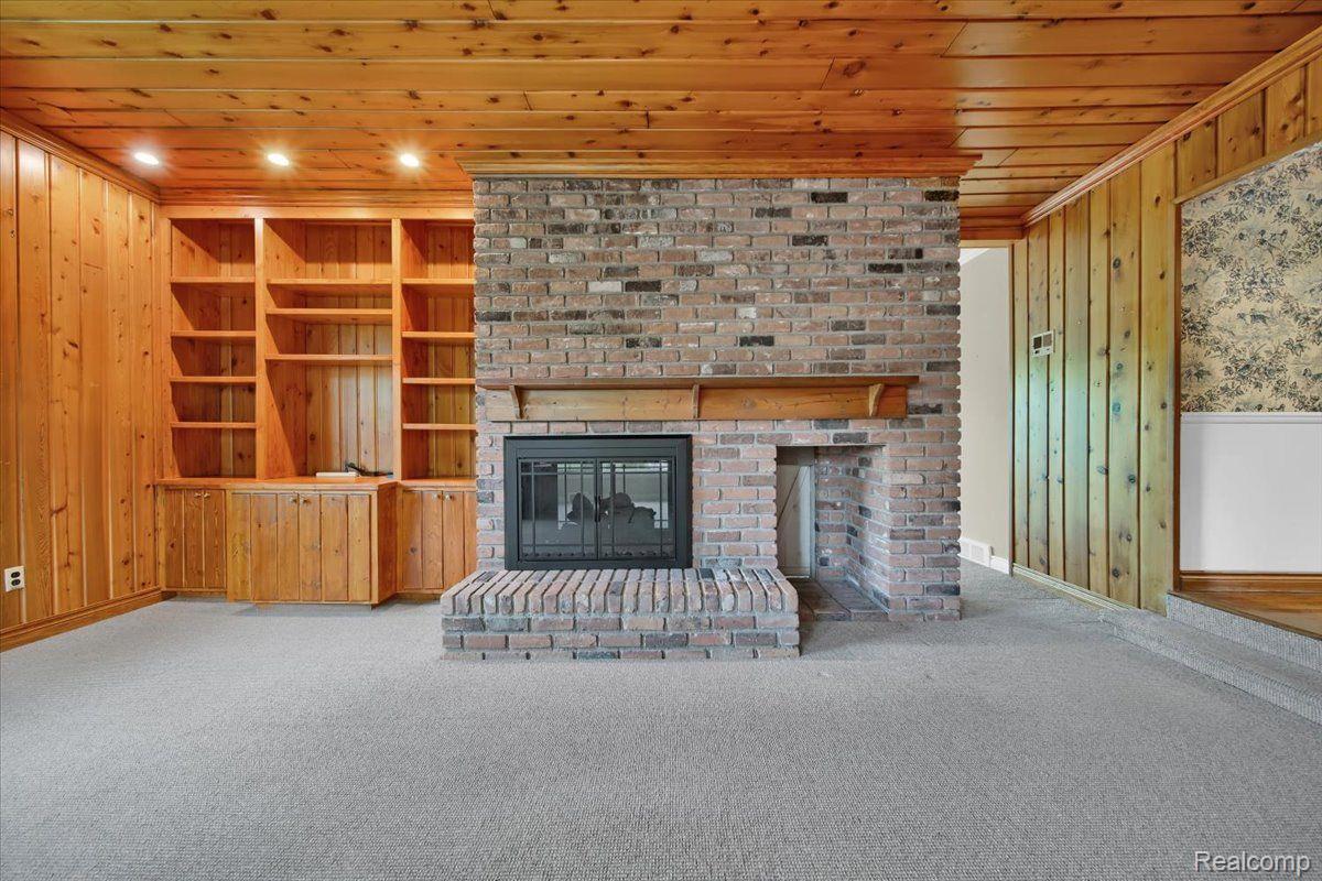 1400 FAIRWAY DRIVE