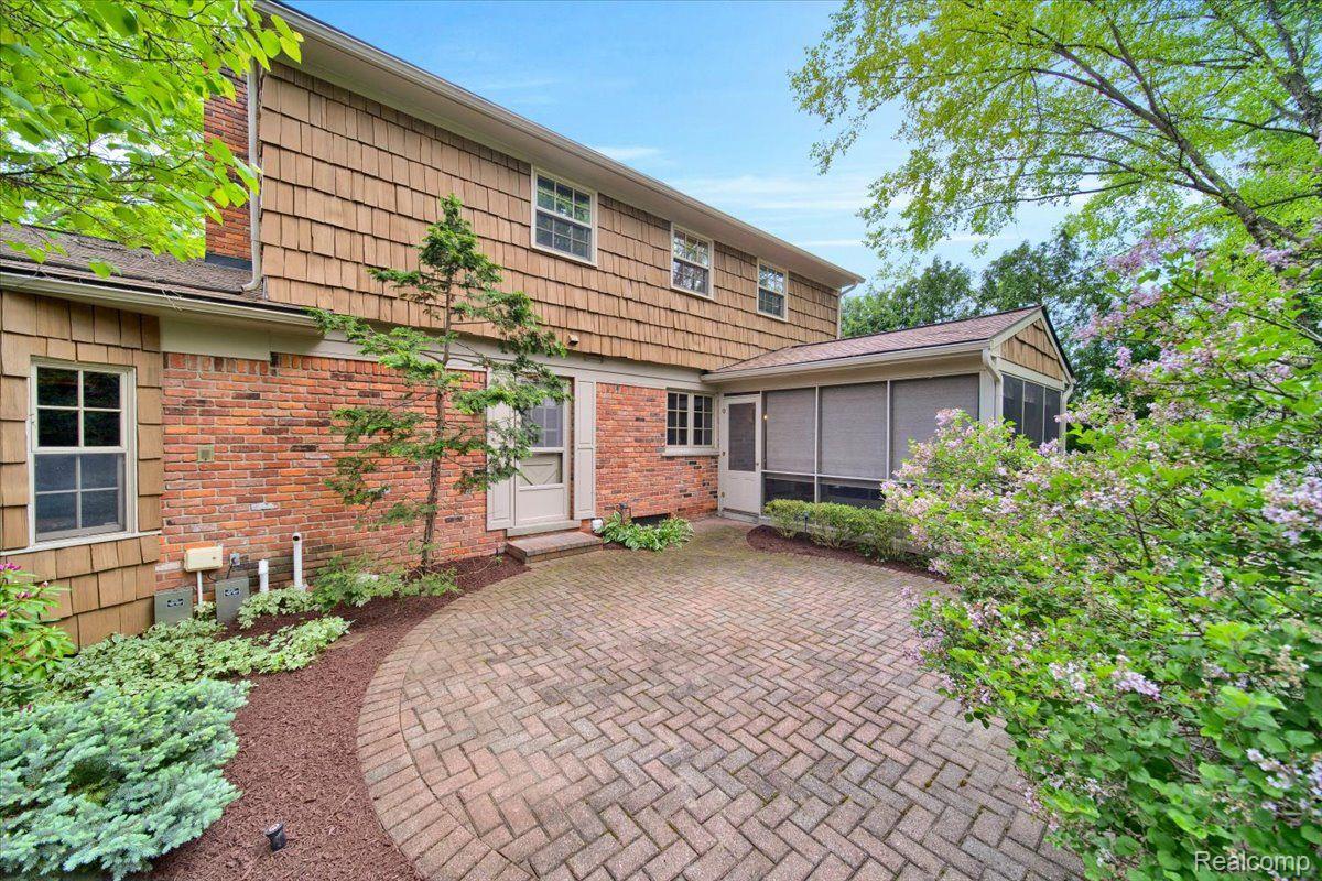 1400 FAIRWAY DRIVE