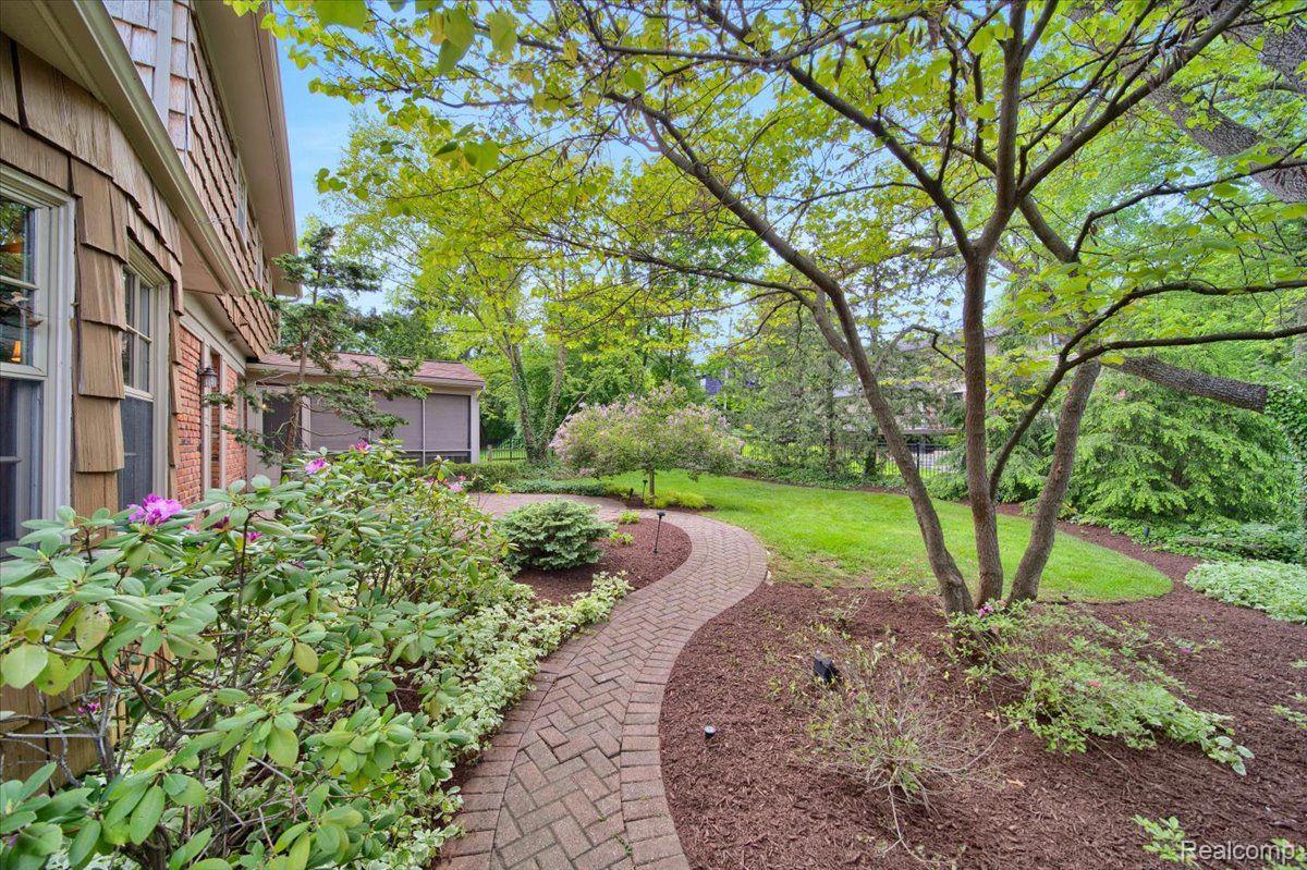 1400 FAIRWAY DRIVE