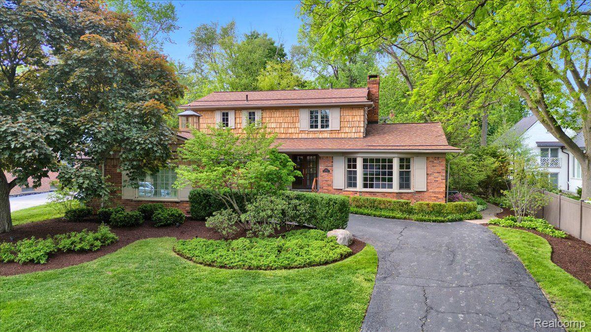 1400 FAIRWAY DRIVE