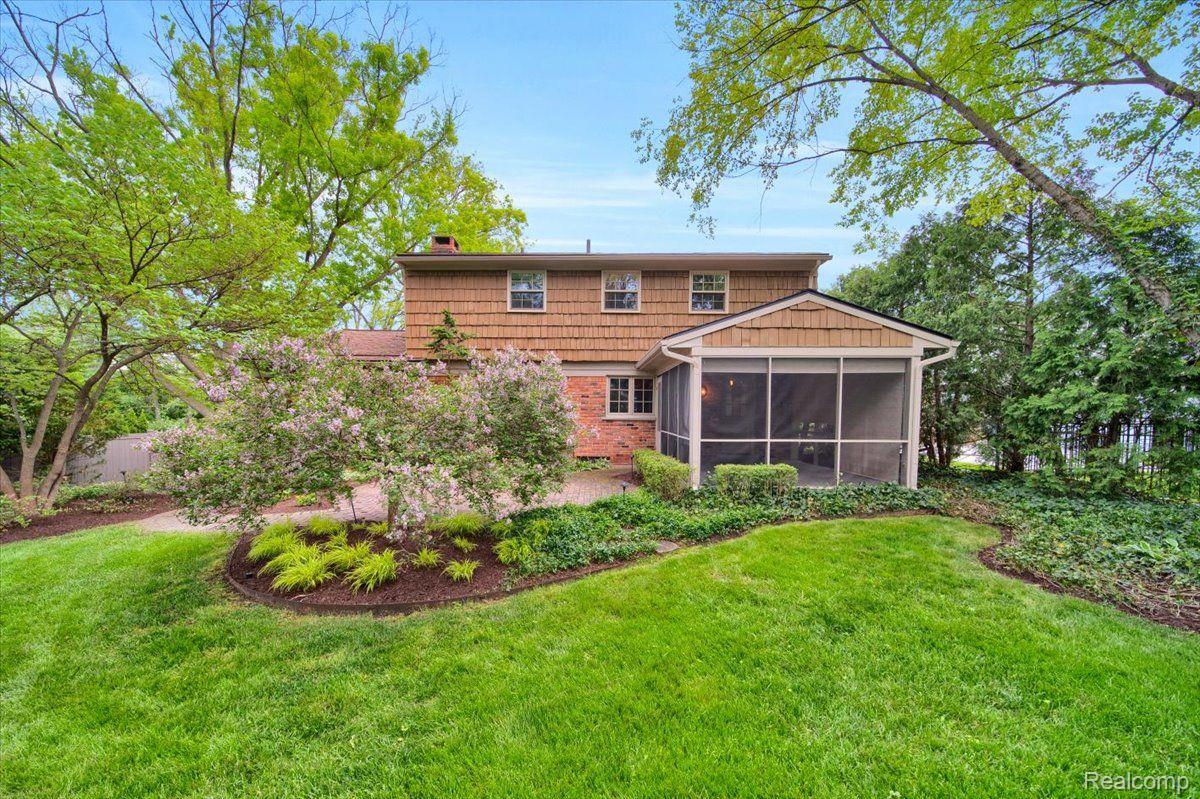 1400 FAIRWAY DRIVE