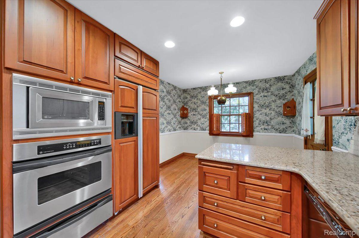 1400 FAIRWAY DRIVE